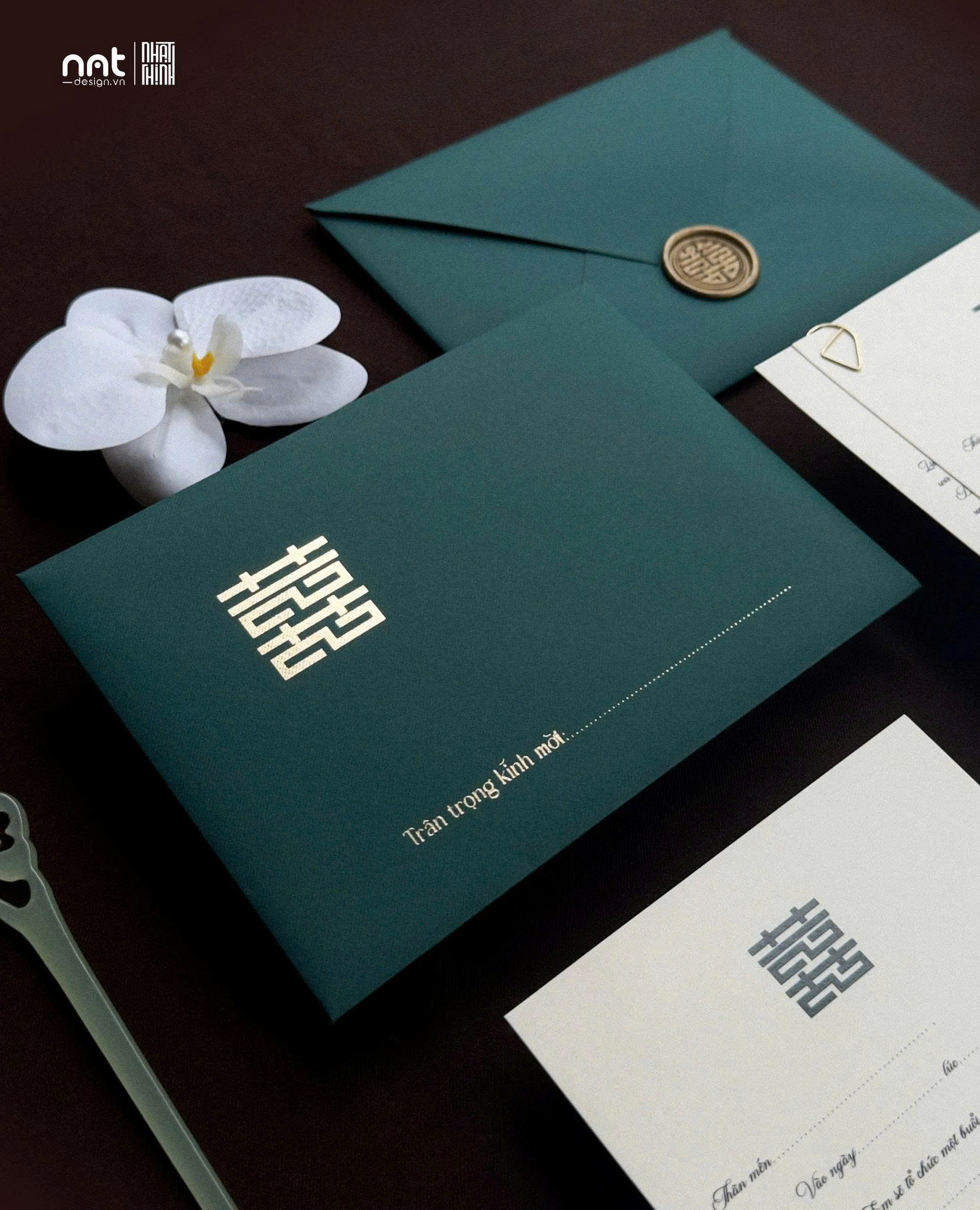 THIEP-GIAY-MY-THUAT-EP-NHU-VANG-CO-DIEN_z6887051001851_987febdd218c9a5a7bf0e7cb2dccfcc9.jpg