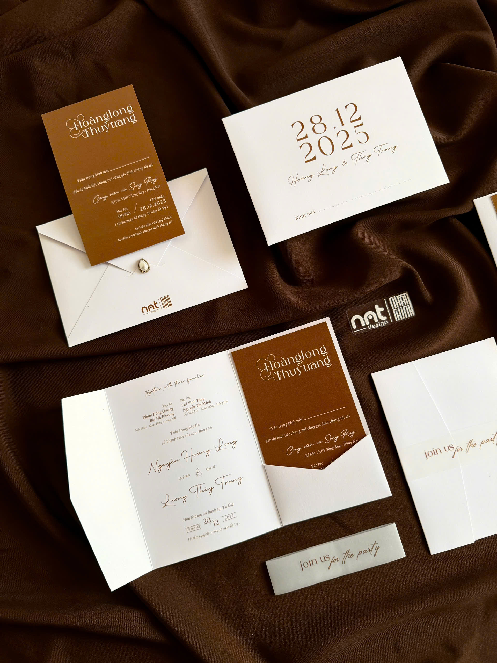 Thiep-Cuoi-Thiet-Ke-Caramel-Sang-Trong-In-Ky-Thuat-So_z7300888089983_9d143d091688696a070dd6f534c581cf.jpg