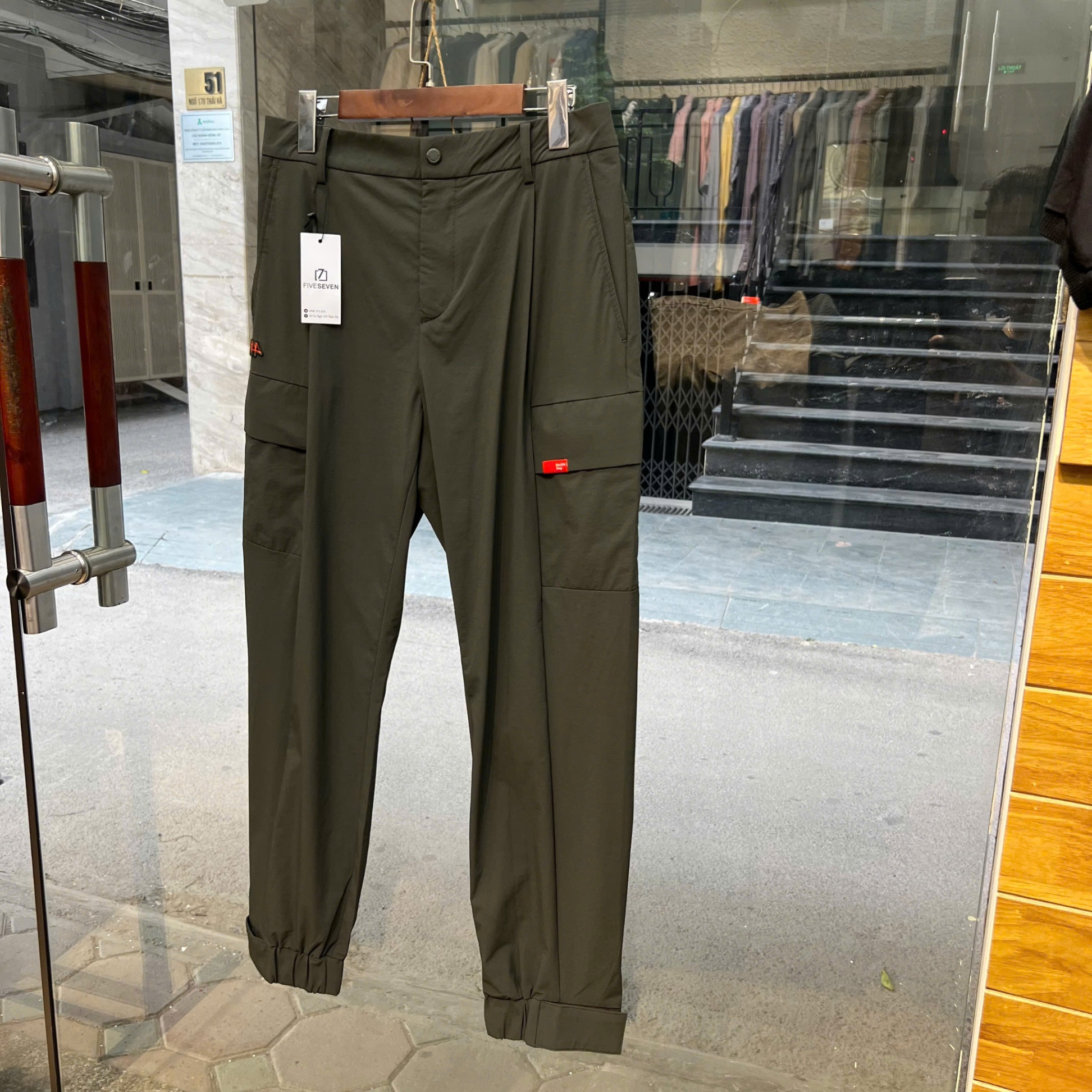 Quần jogger Double Flag 212