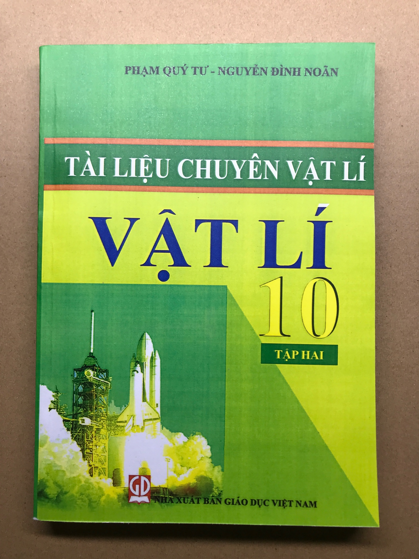 Tài liệu chuyên vật lí 10 tập 2 - Phạm Quý Tư, Nguyễn Đình Noãn