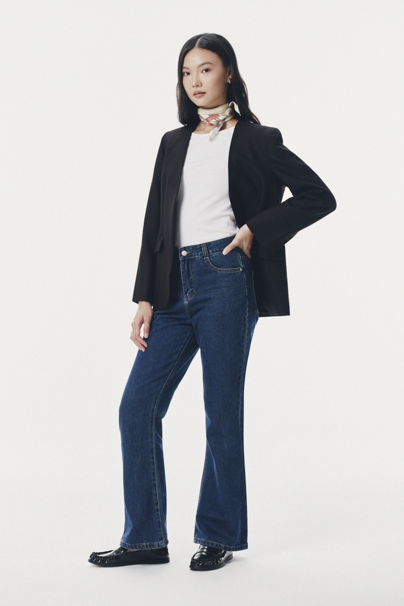 Quần bò dáng bootcut cạp cao