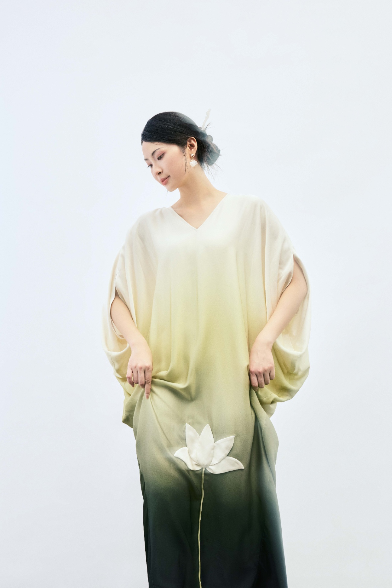 VÂN Y CỔ SẮC 2025 COLLECTION
