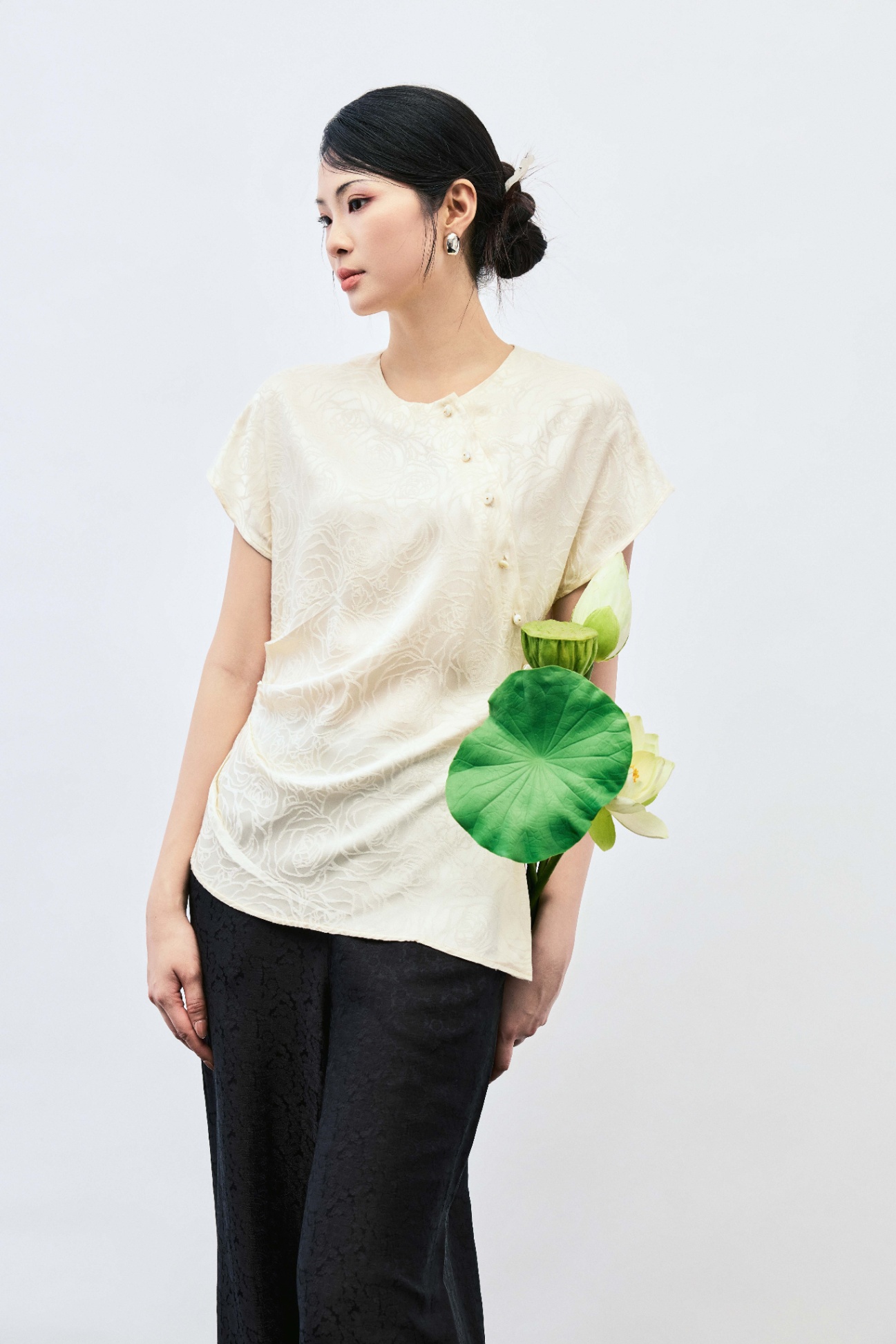 Áo pháp phục Mị Vân
