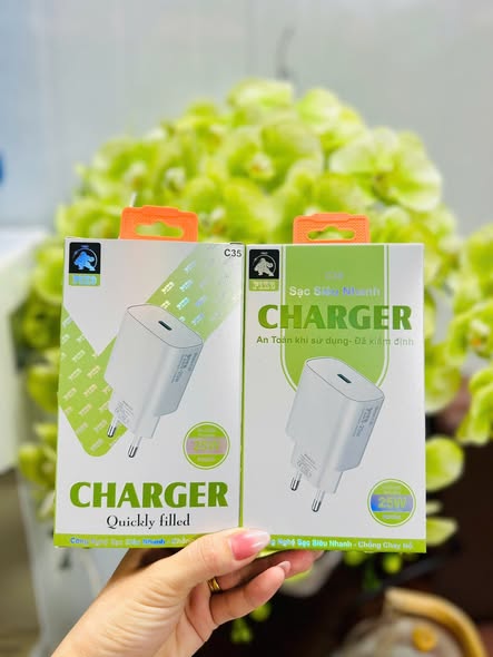 Củ sạc nhanh PIKO C35 sạc siêu nhanh 25W 