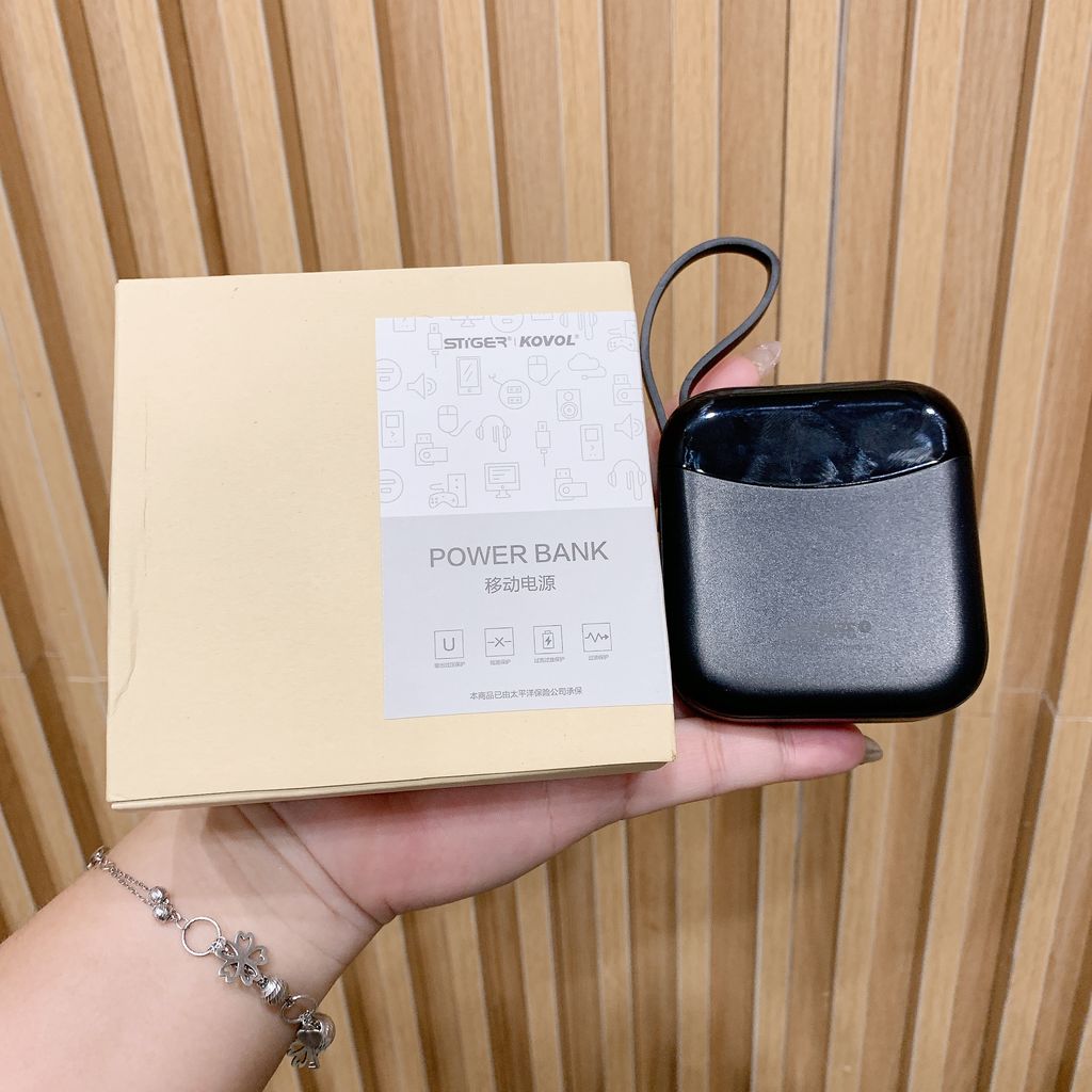 Sạc dự phòng KOVOL 10.000mAh 22.5W, liền dây cáp L & C