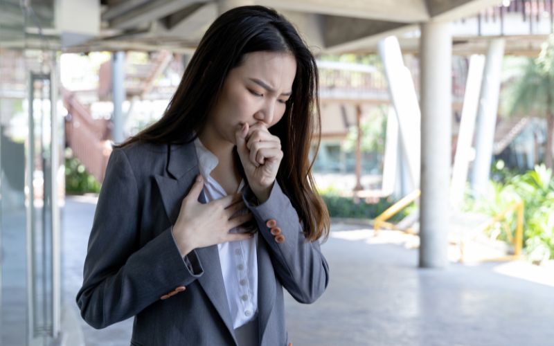 Đau rát họng, khản tiếng gây ra nhiều phiền toái trong cuộc sống