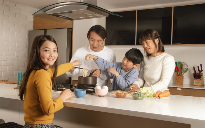 So-sanh-vien-ngam-bao-hong-Ich-Phe-Khang-va-san-pham-khac-Lua-chon-khac-biet_ÍCH PHẾ KHANG - BẢO VỆ GIỌNG NÓI CHO CẢ GIA ĐÌNH (3).png