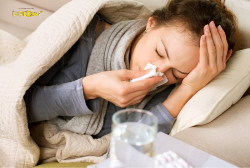 Viem-hong-do-virus-khac-gi-viem-hong-do-vi-khuan-Cach-phan-biet-va-xu-tri-dung_bài mới toanh 1.png