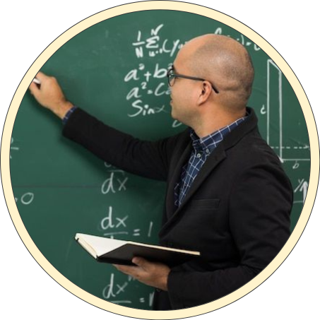 Anh Hùng - Giáo viên trường THPT