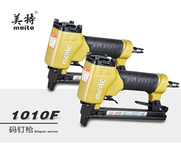 súng bắn đinh 1010F