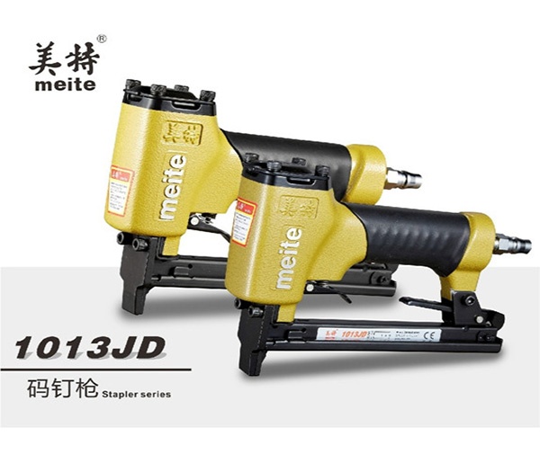 súng bắn đinh 1013J