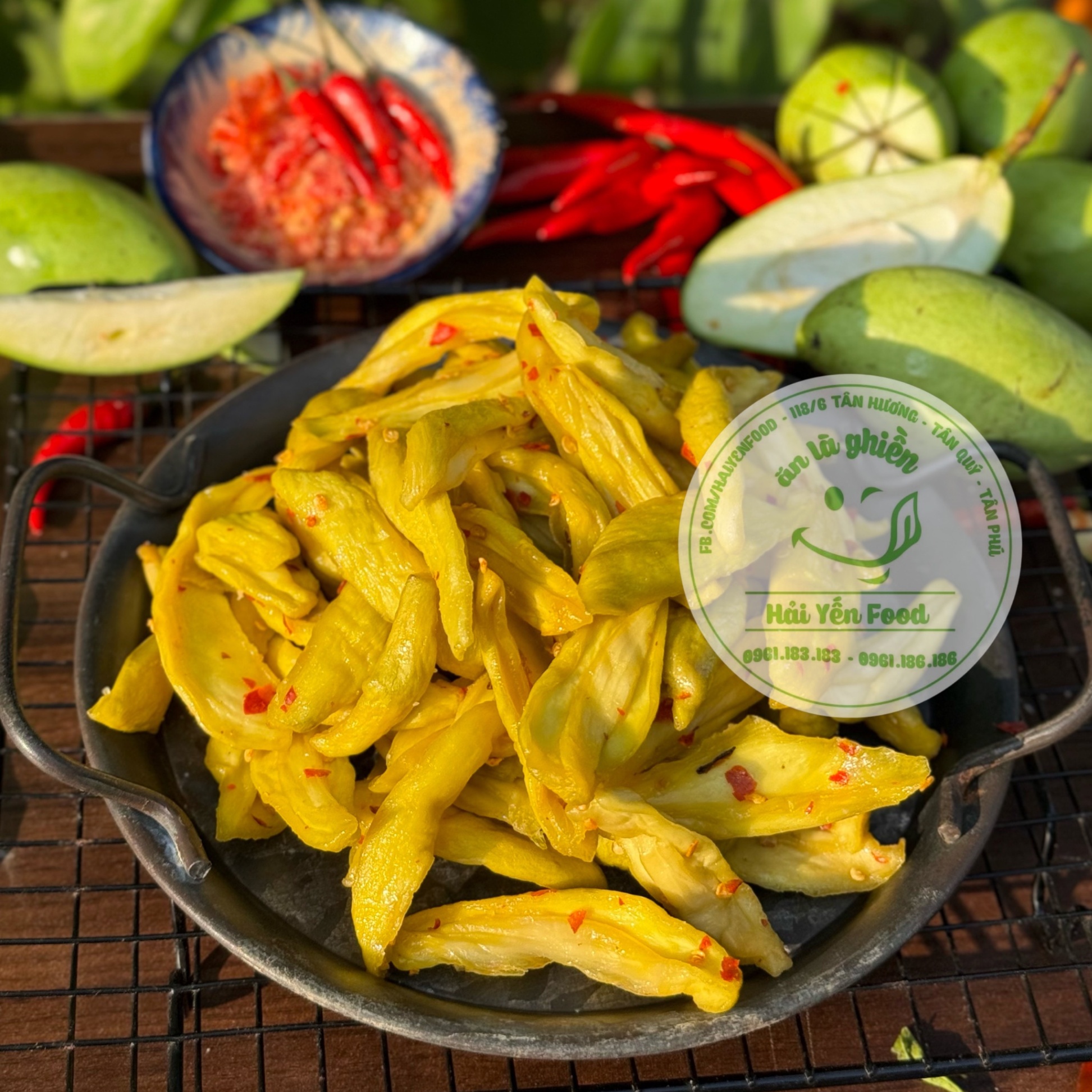 Xoài non sấy muối ớt