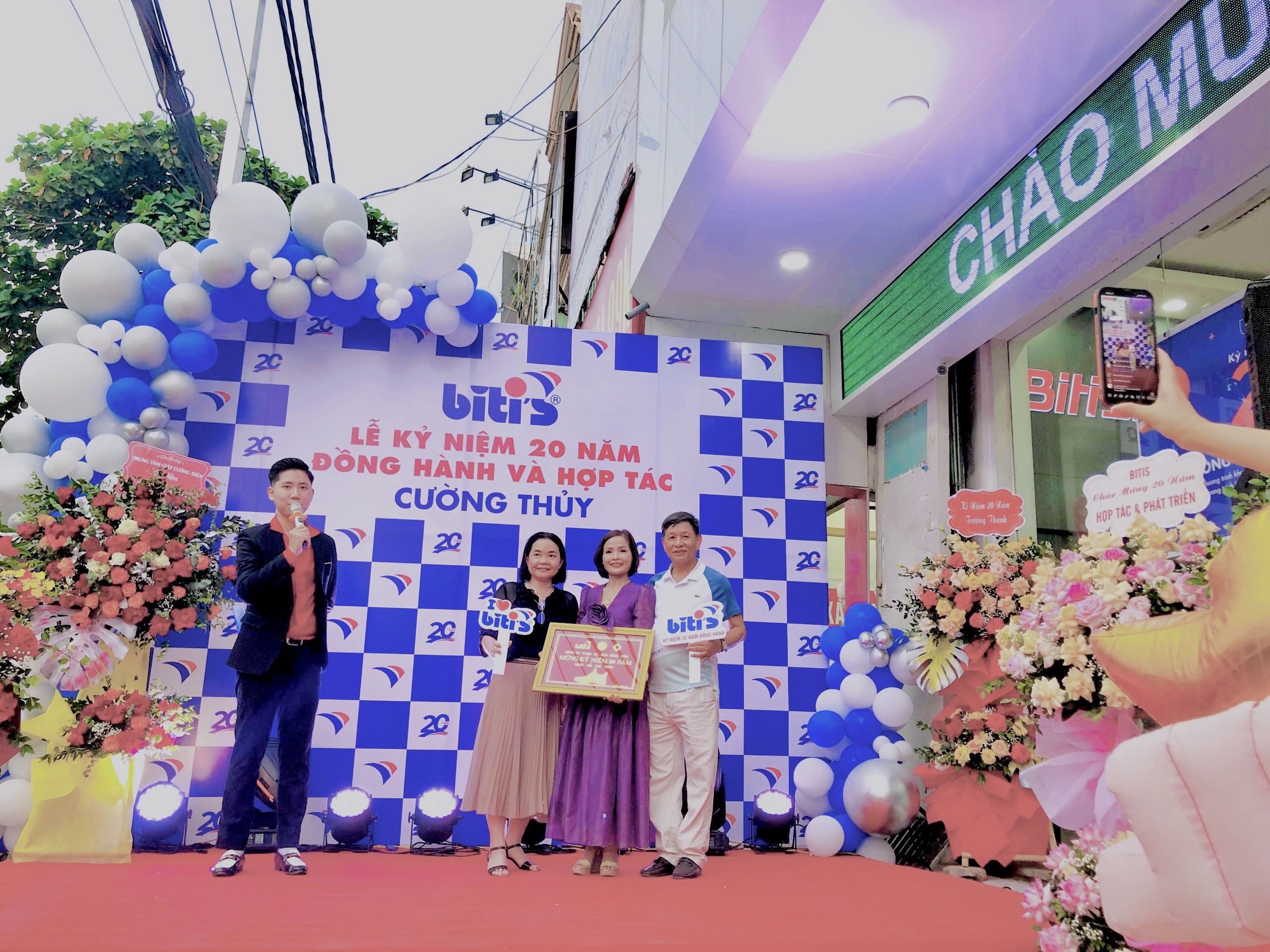 TRUNG TÂM THỜI TRANG CƯỜNG THUỶ - 20 NĂM THÀNH LẬP