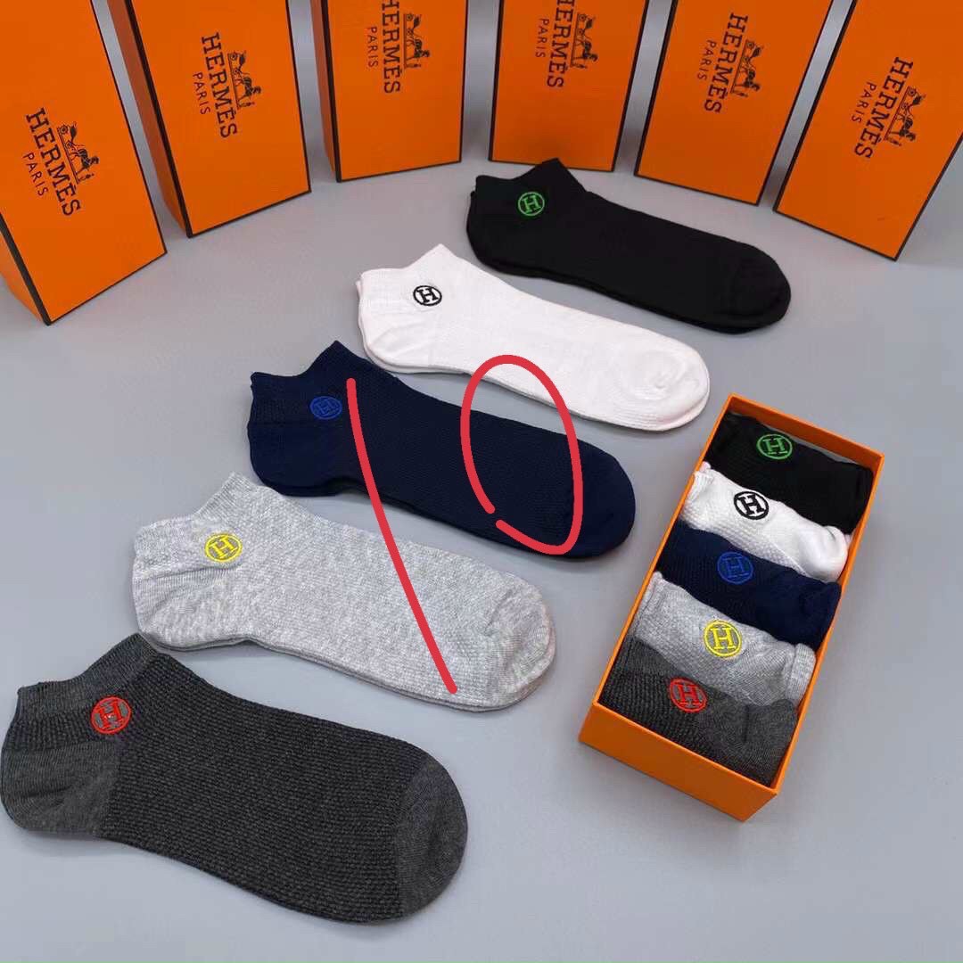TẤT HỘP HERMES.