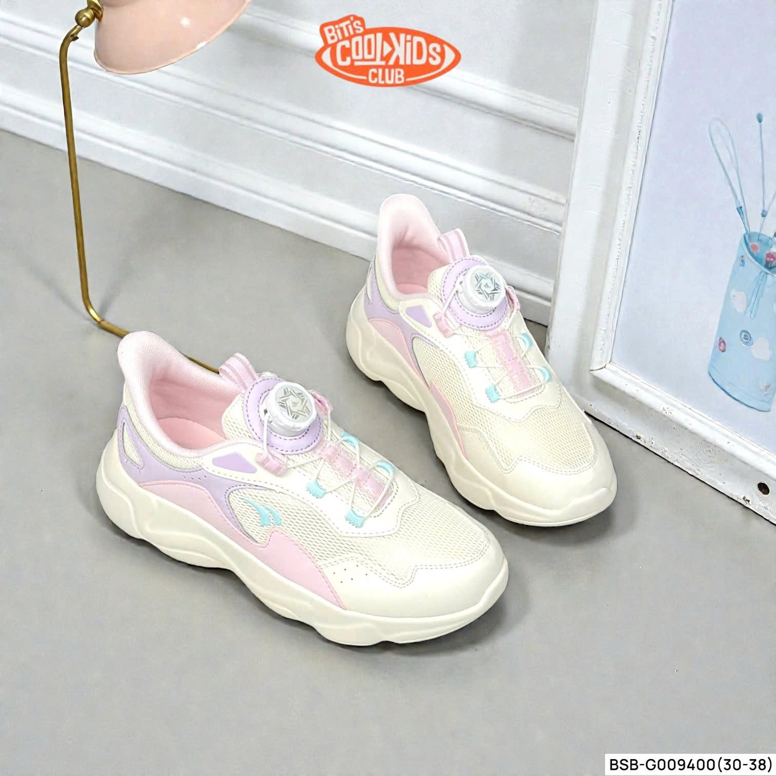 Giày thể thao Bitis BSG009400.KEL