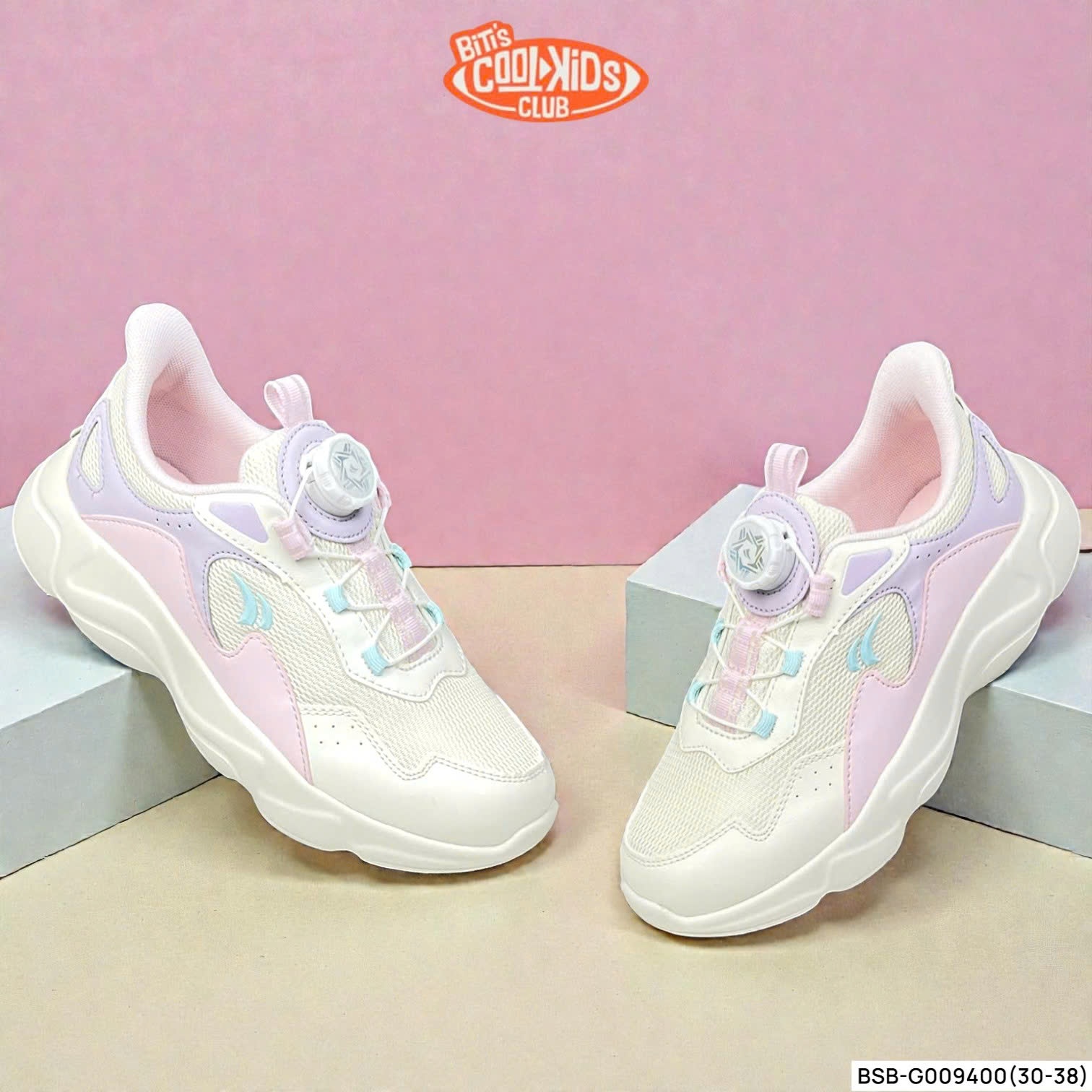 Giày thể thao Bitis BSG009400.KEL