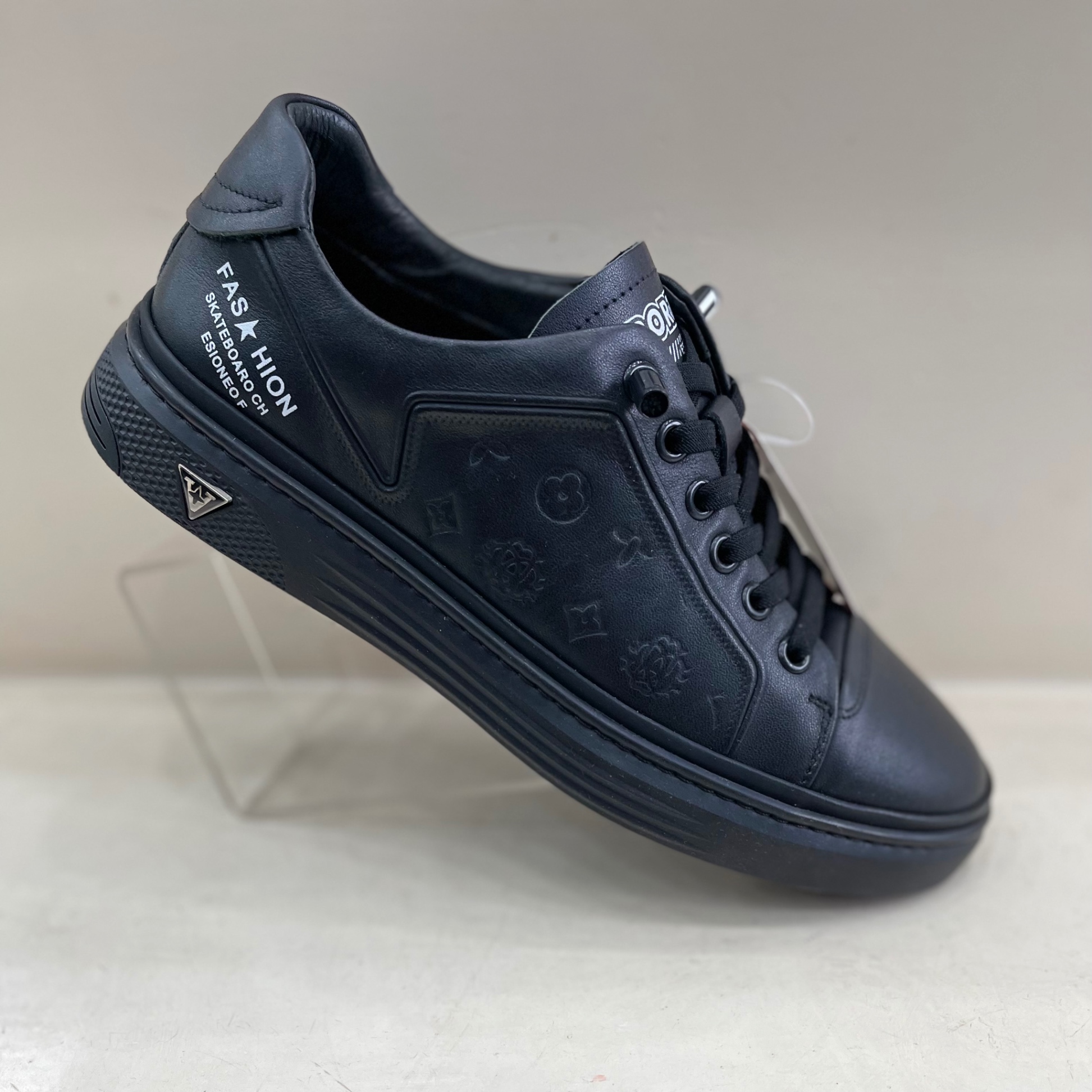 Giày thể thao 7802.DEN