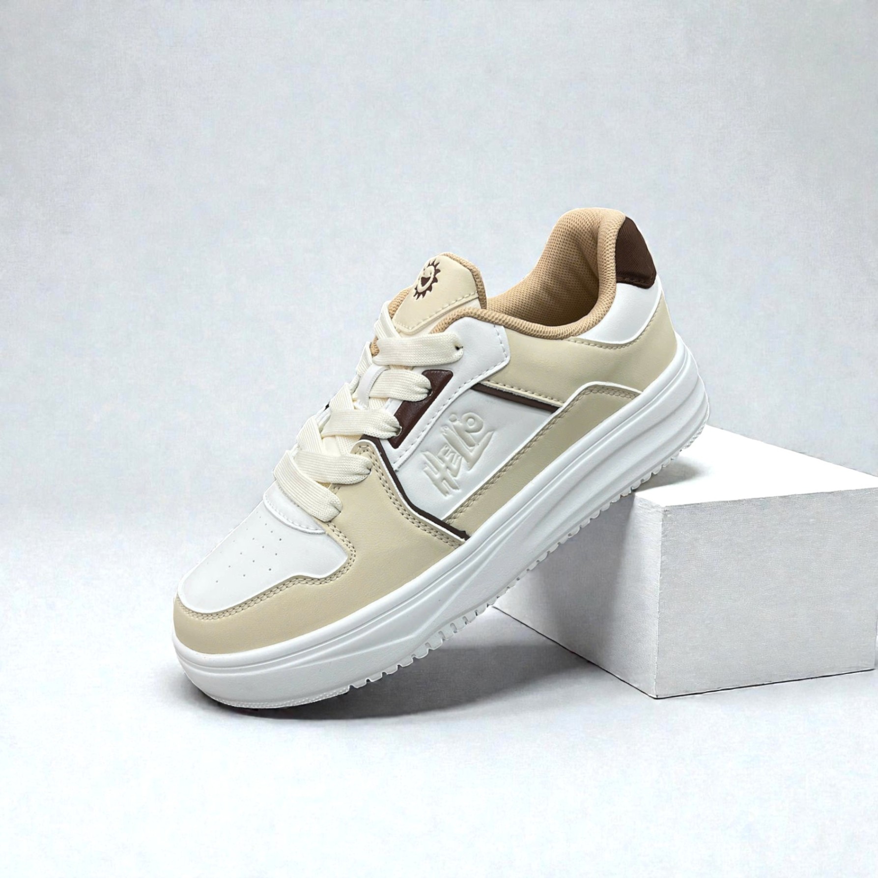 Giày thể thao Bitis BSG009700.KEM