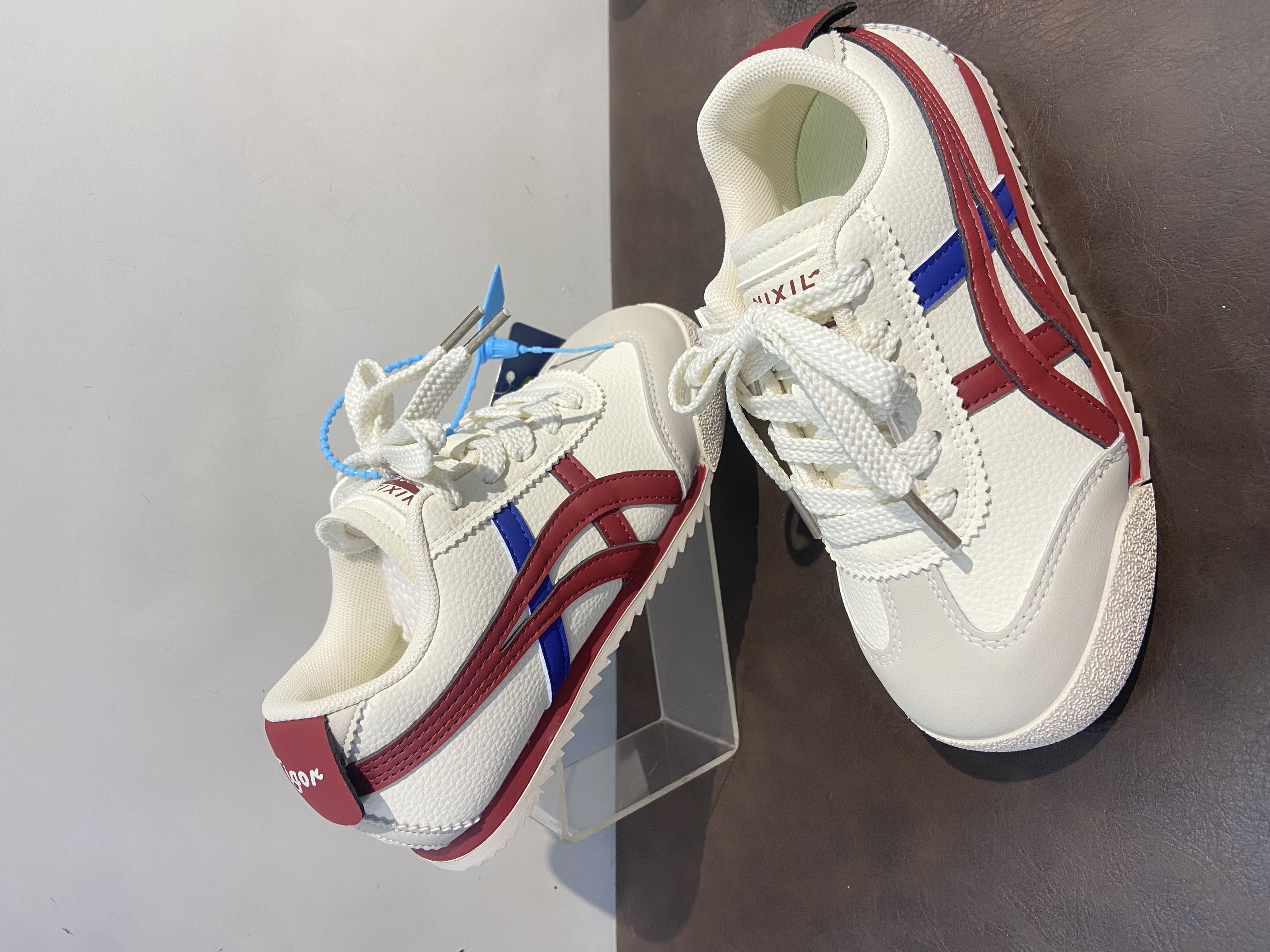 Giày thể thao TE 16120(27-37).DOO