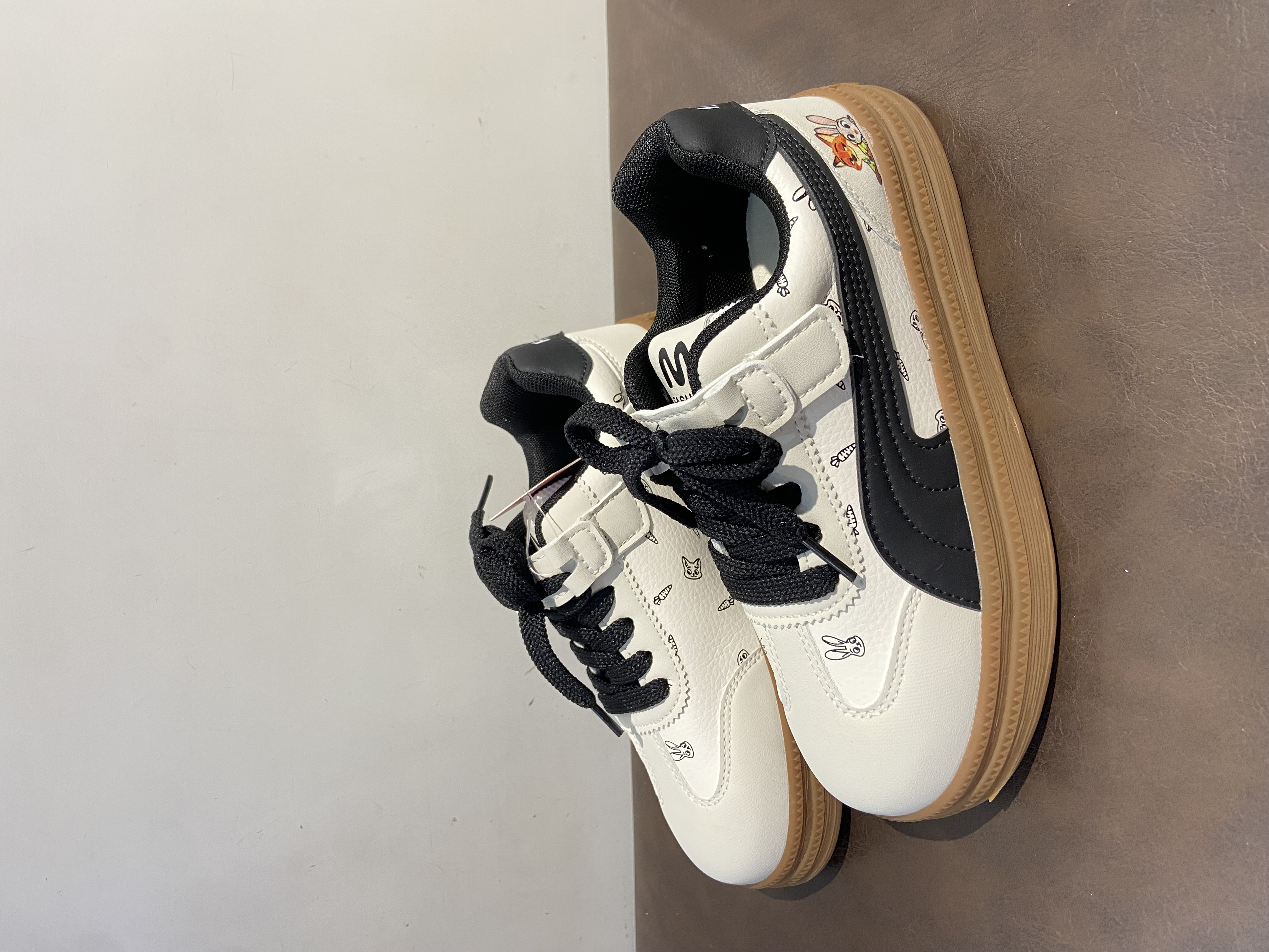 Giày thể thao TE 26010(32-37).DEN