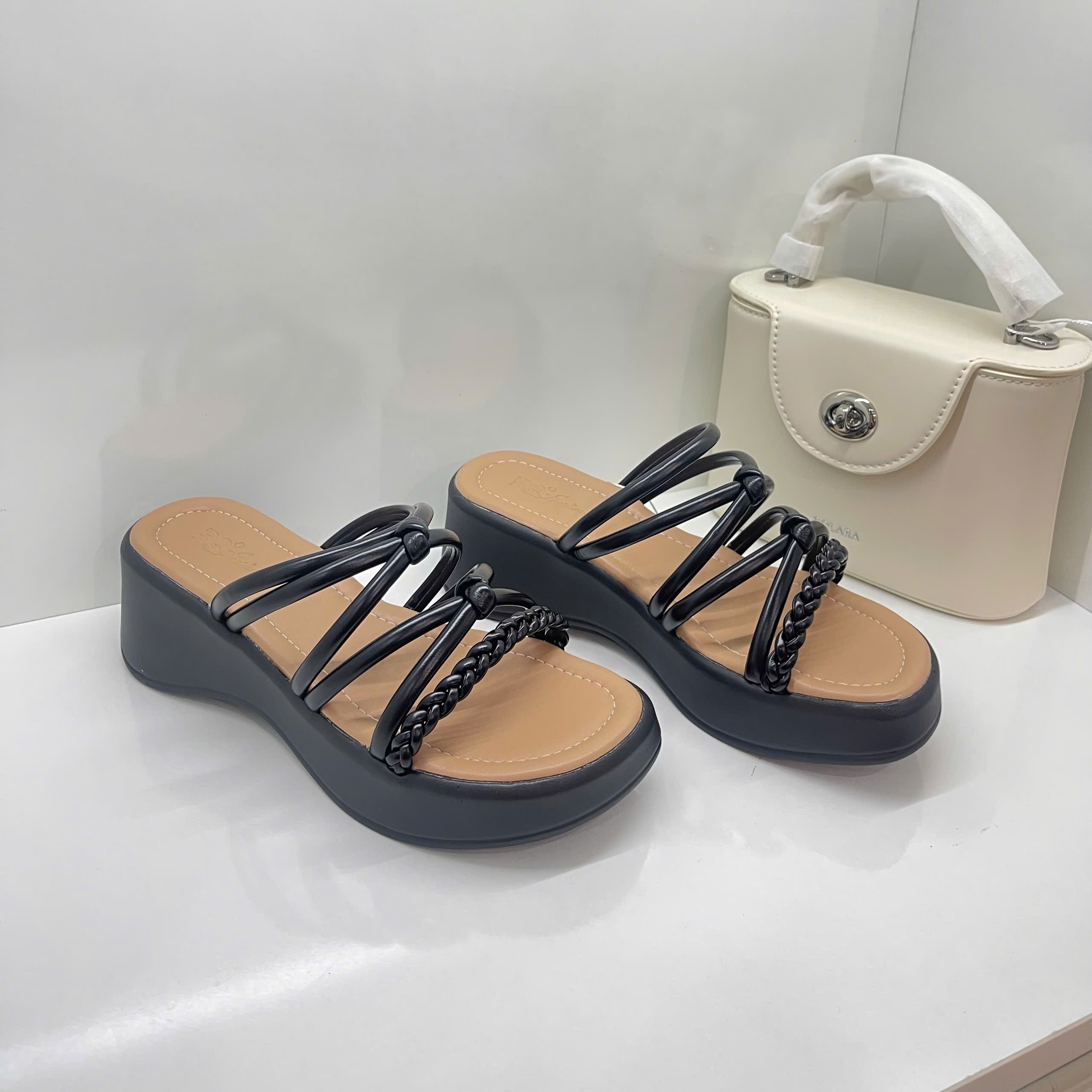Dép lê nữ BQ DEW0187.DEN