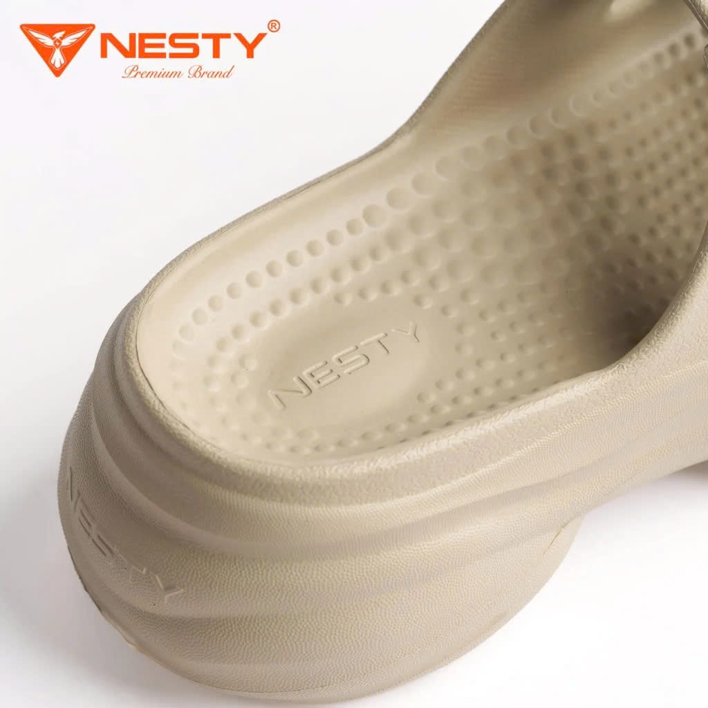 Dép 2 quai khoá cài đế cao 6cm NESTY NE63.NAU