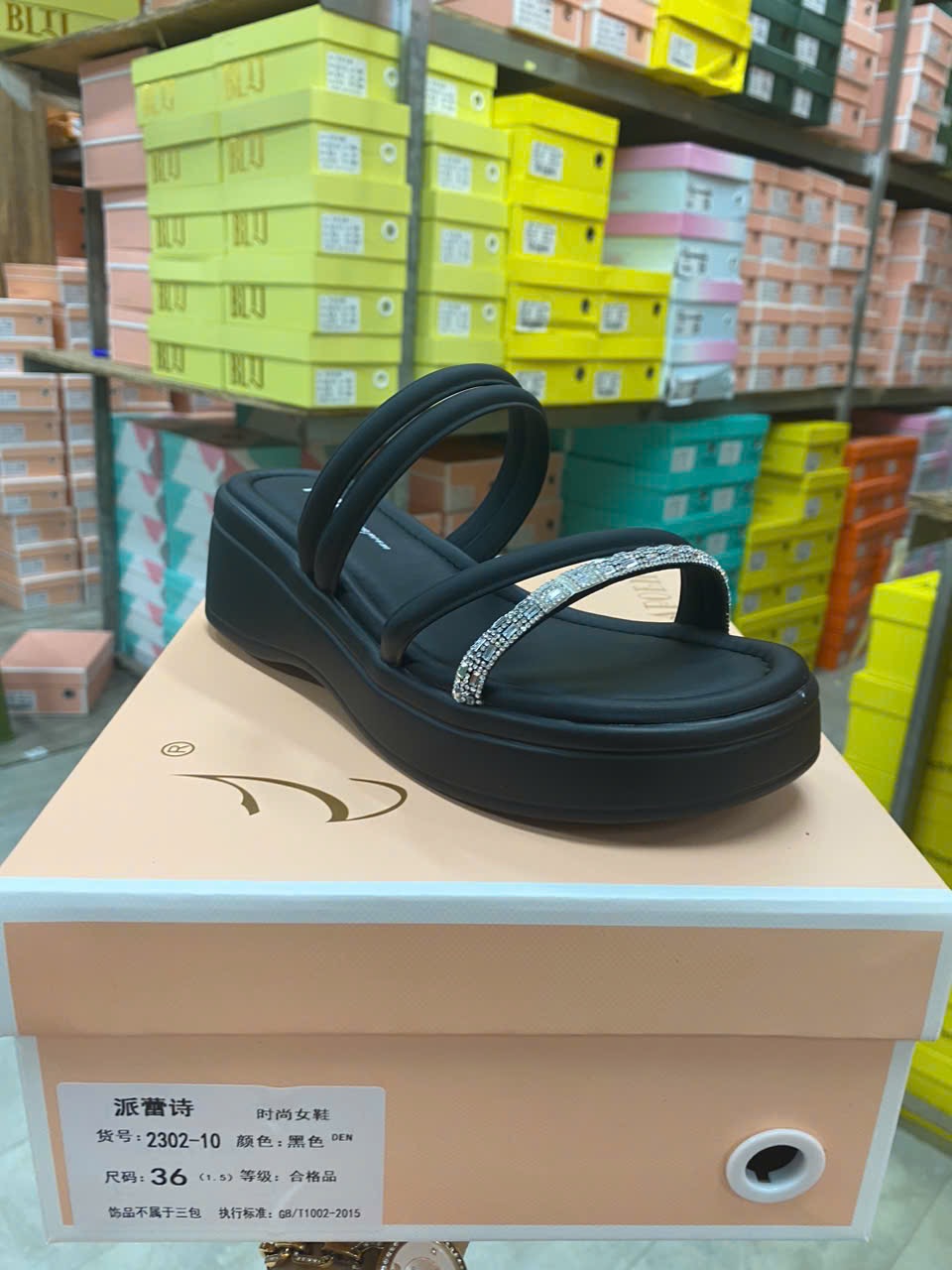Dép nữ 2302-10.DEN