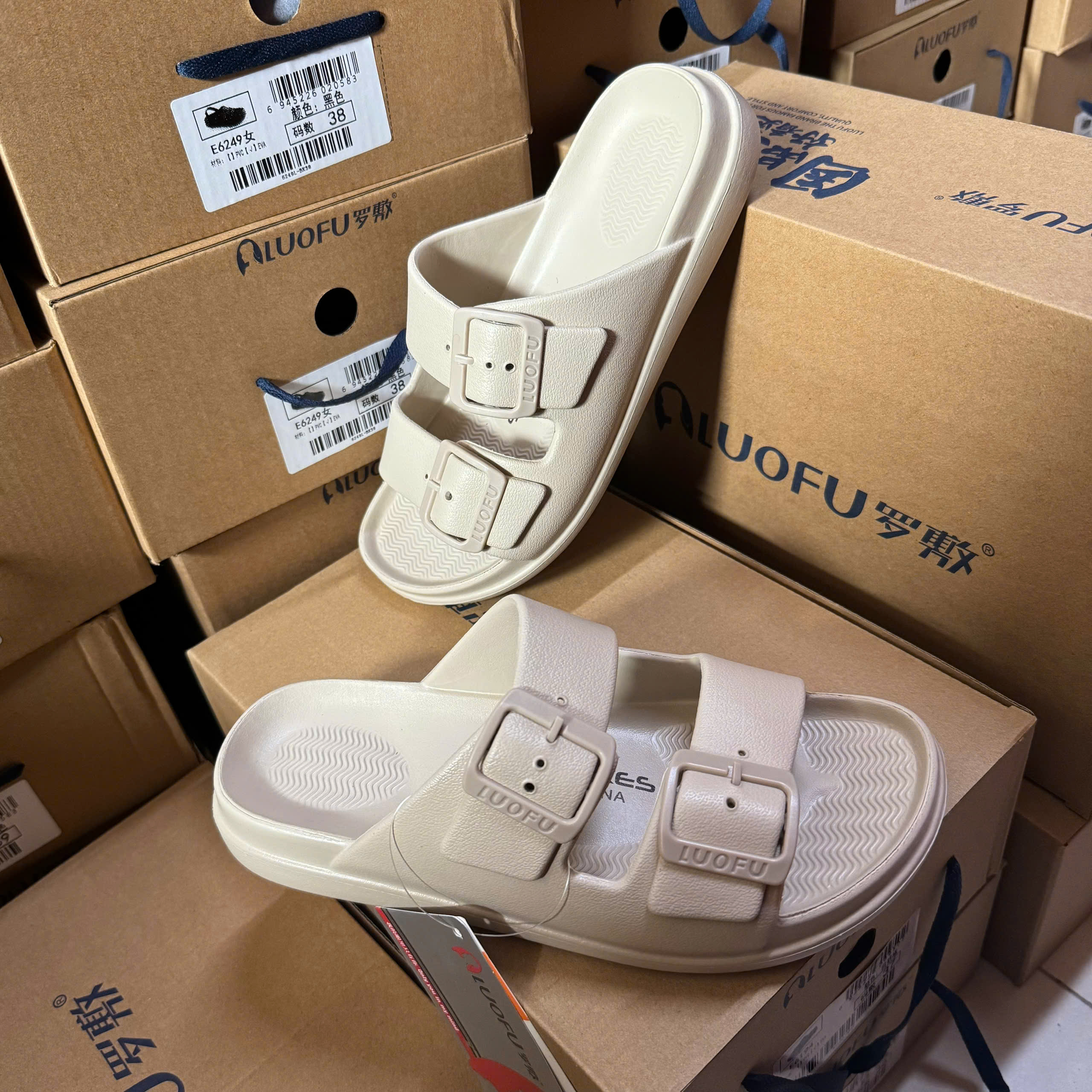 Dép nữ LUOFU E6194KEM