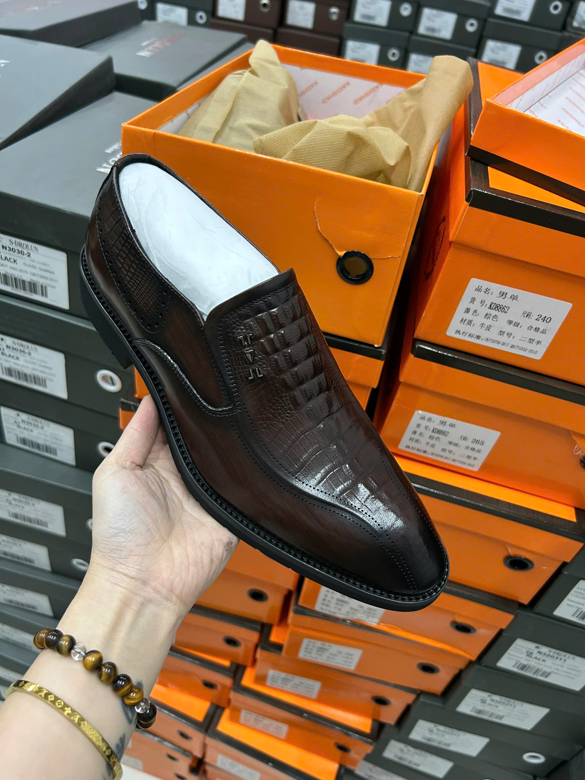 Giày nam KD8862.NAU