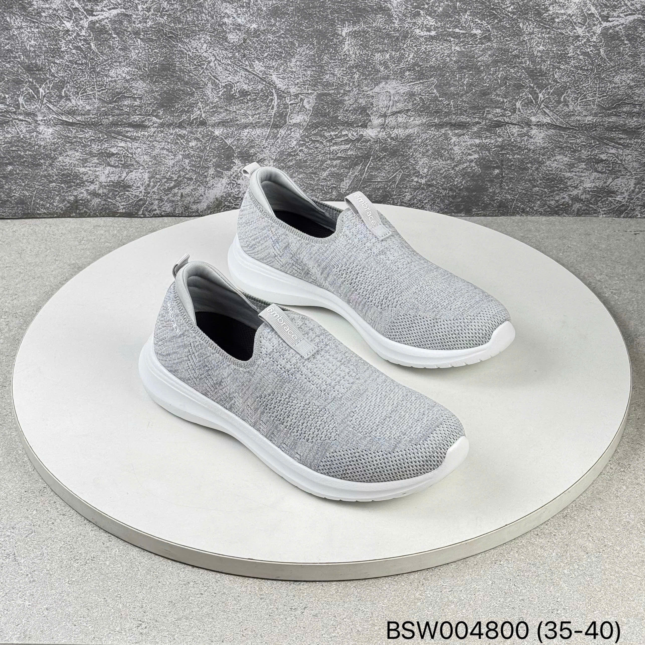 Giày thể thao nữ Bitis BSW004800XAM