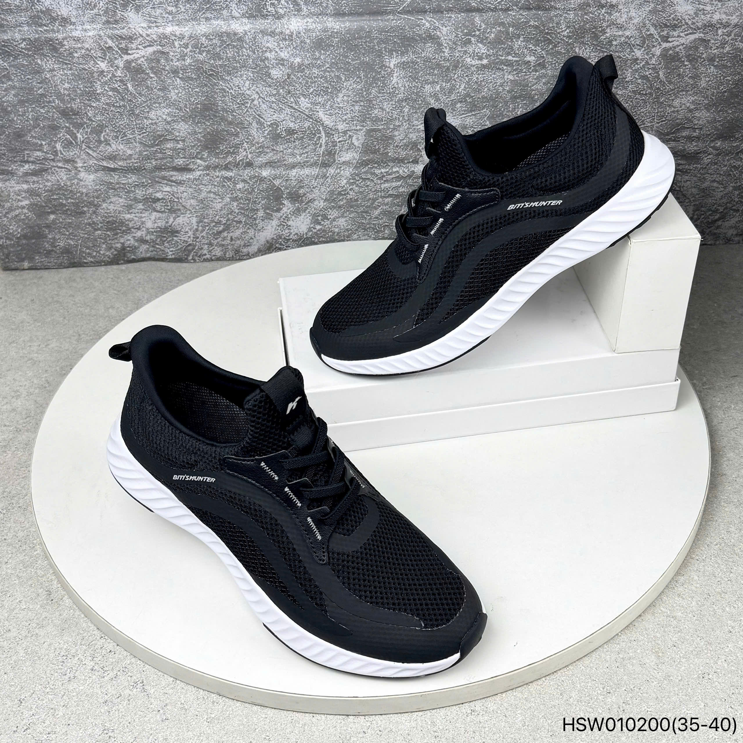 Giày thể thao nữ Bitis HSW010200DEN