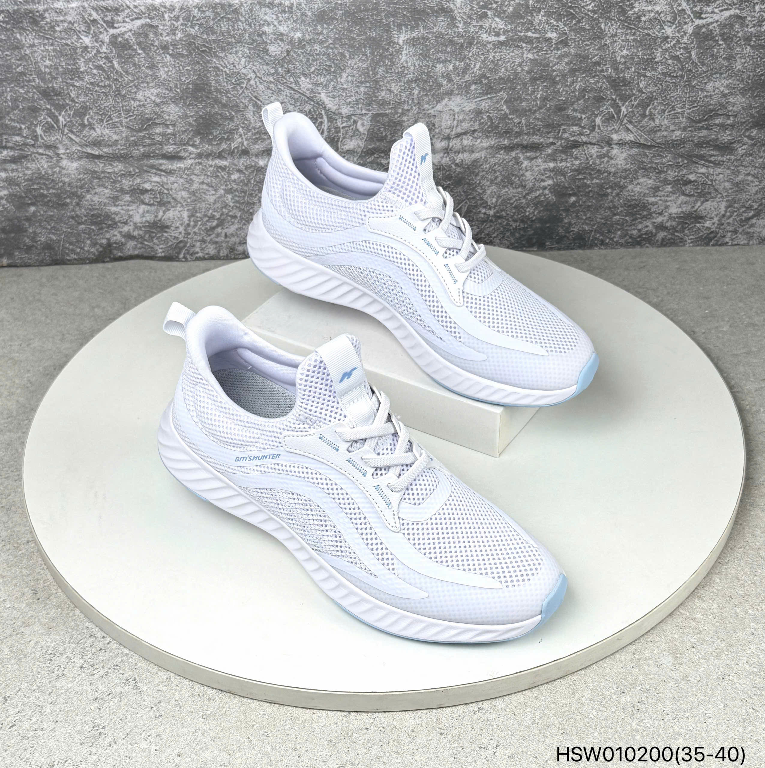 Giày thể thao nữ Bitis HSW010200TRG