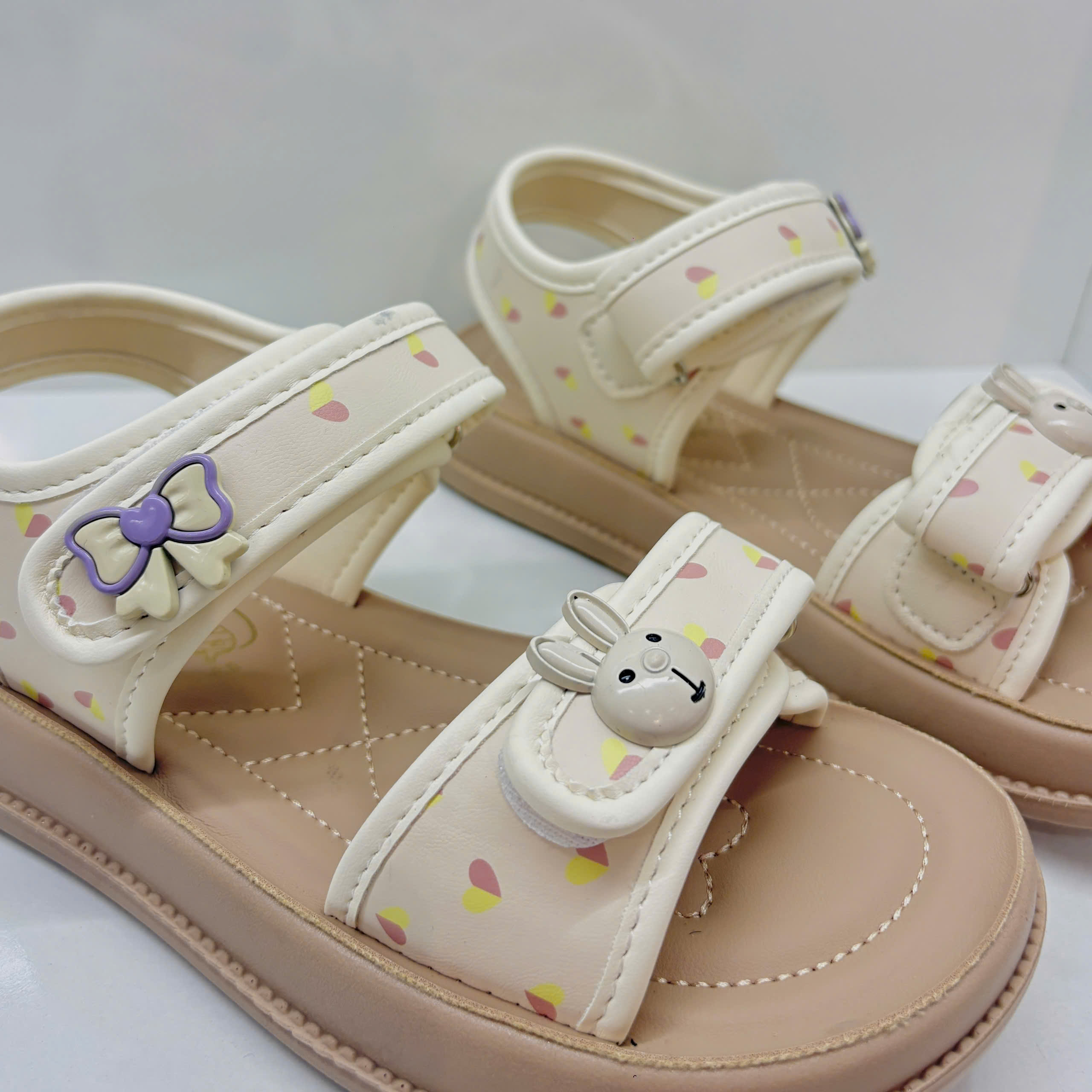 Sandal TE gái B-77(26-37).KEM