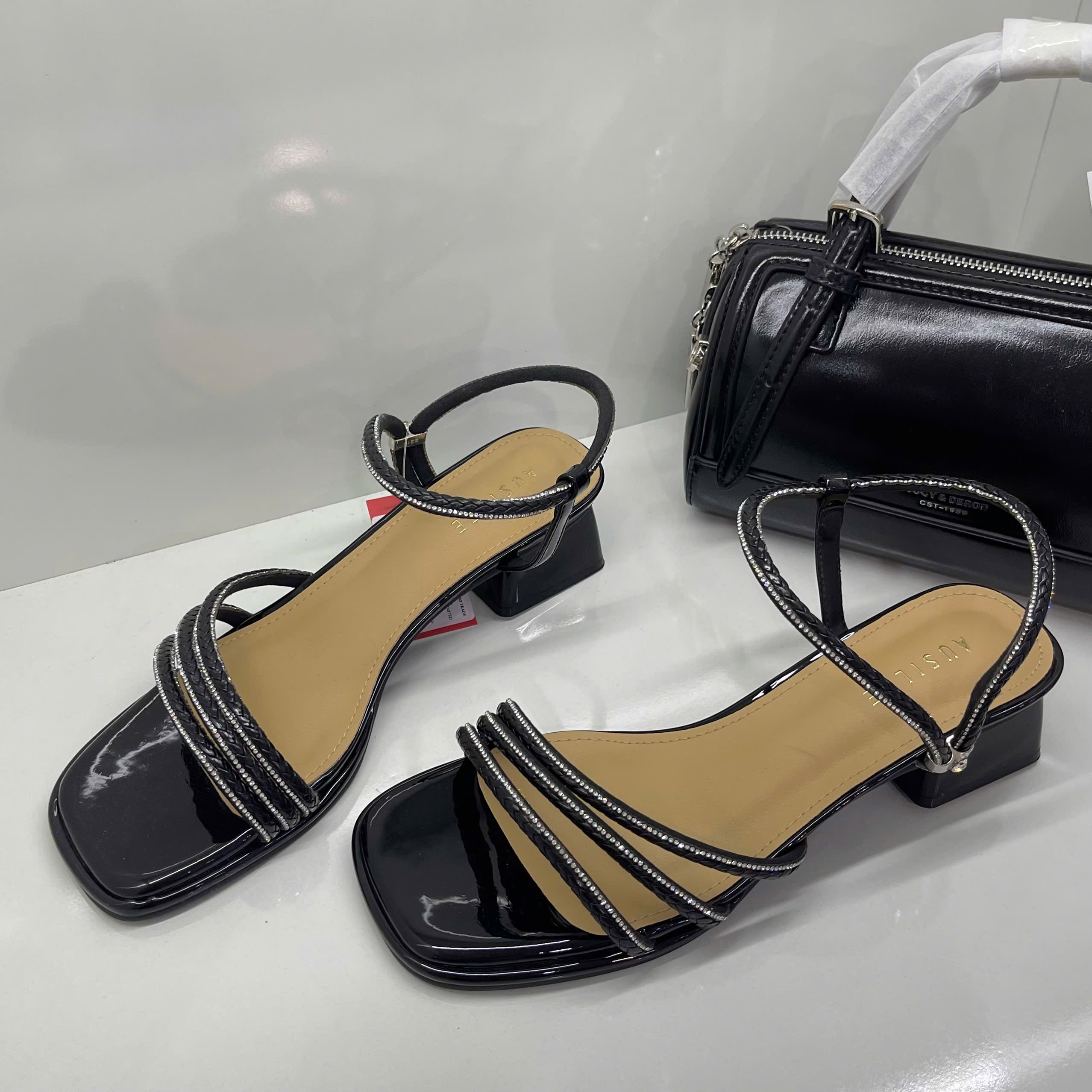 Sandal nữ 13510.DEN