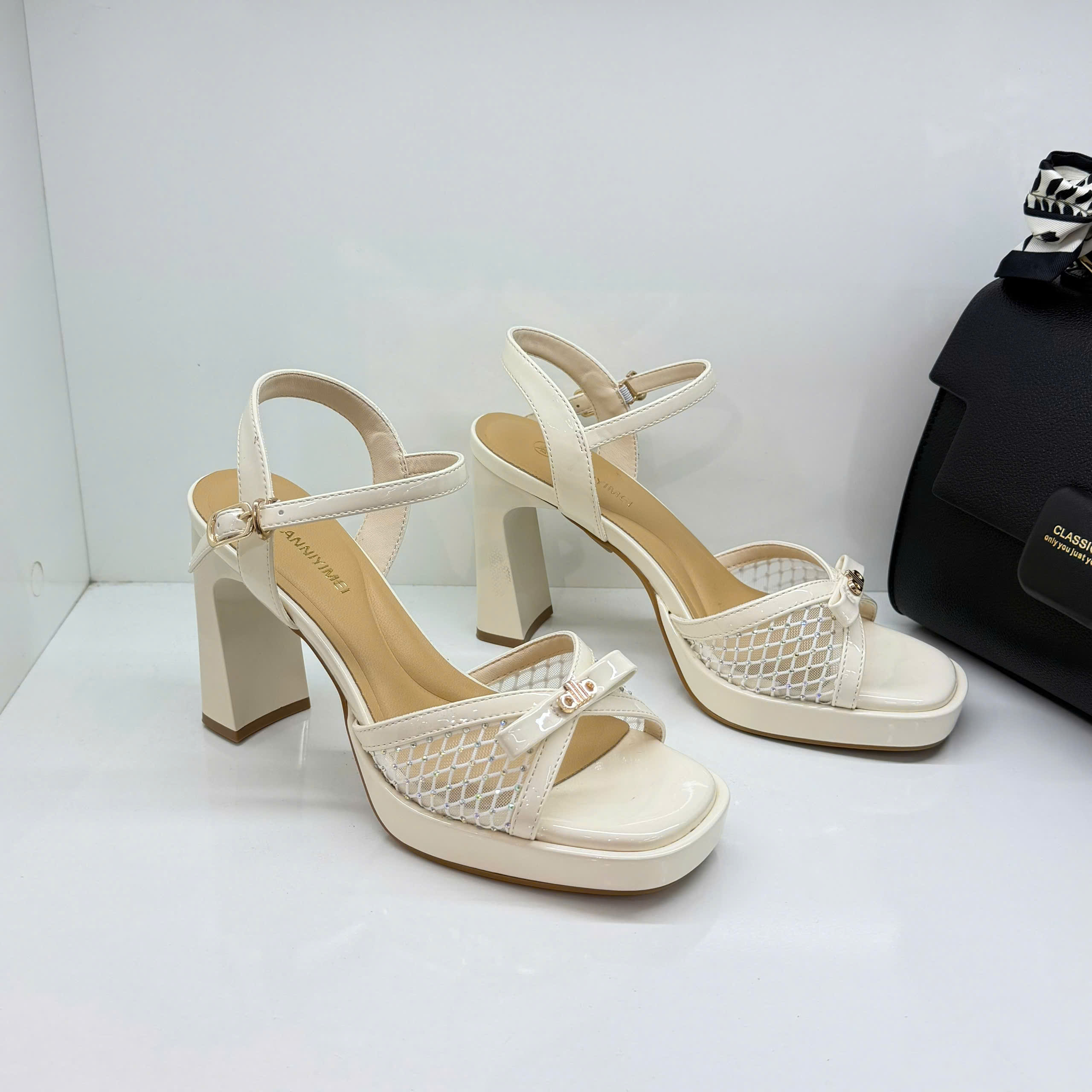 Sandal nữ 6011.KEM