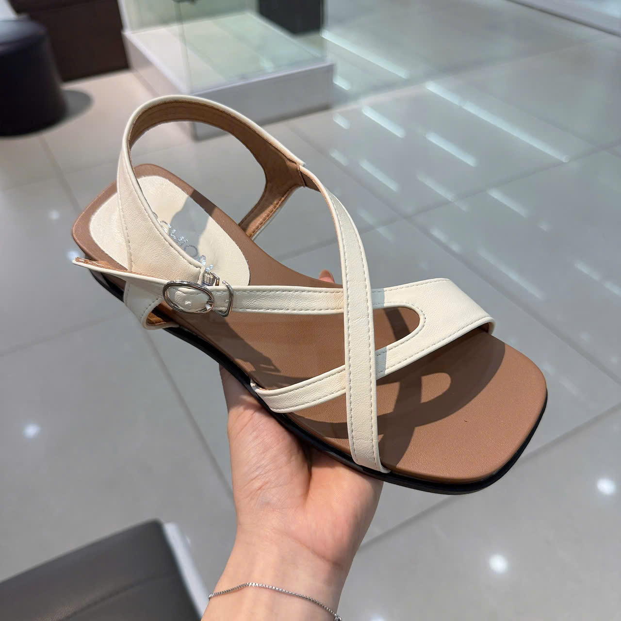 Sandal nữ 1662.KEM