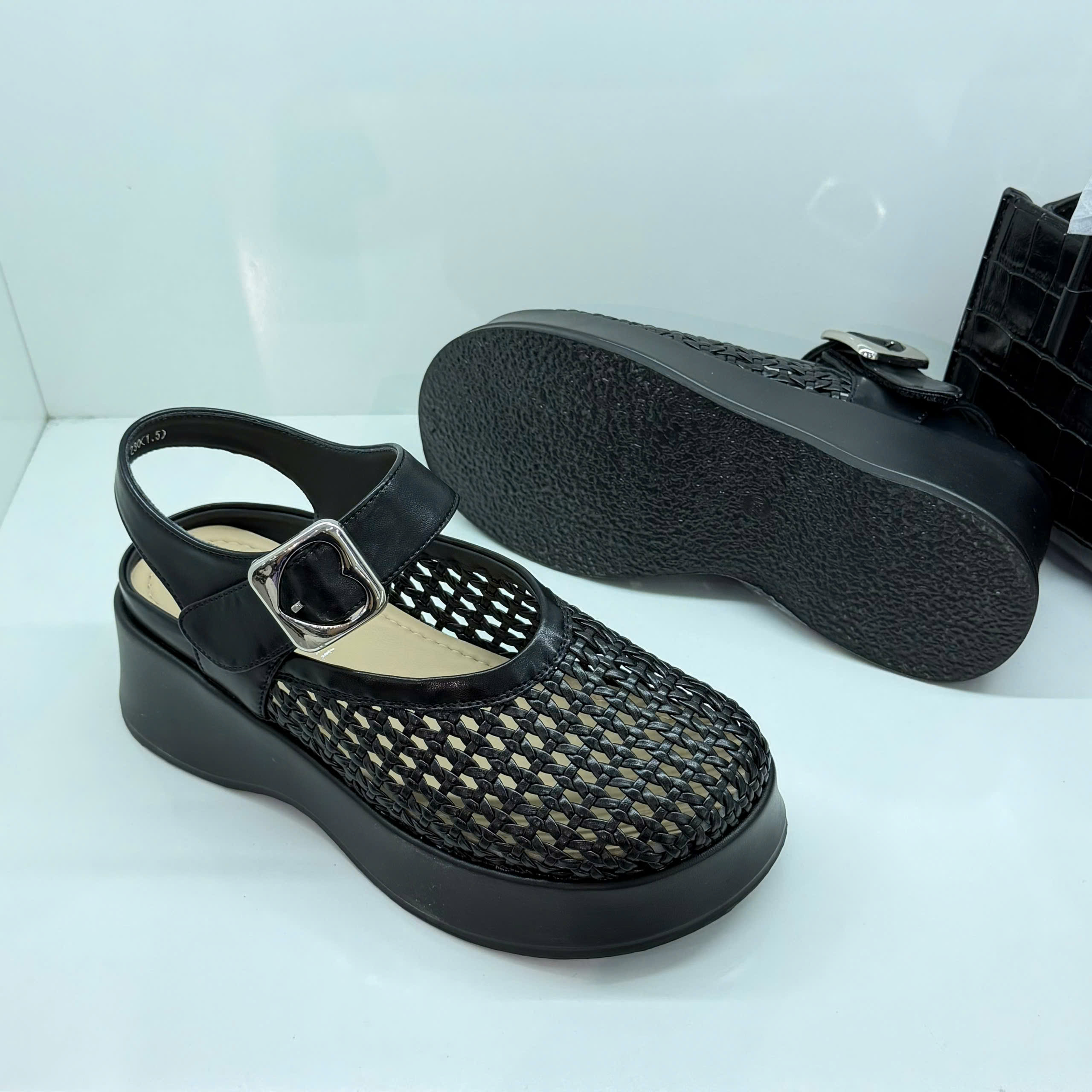 Sandal nữ 588-2.DEN