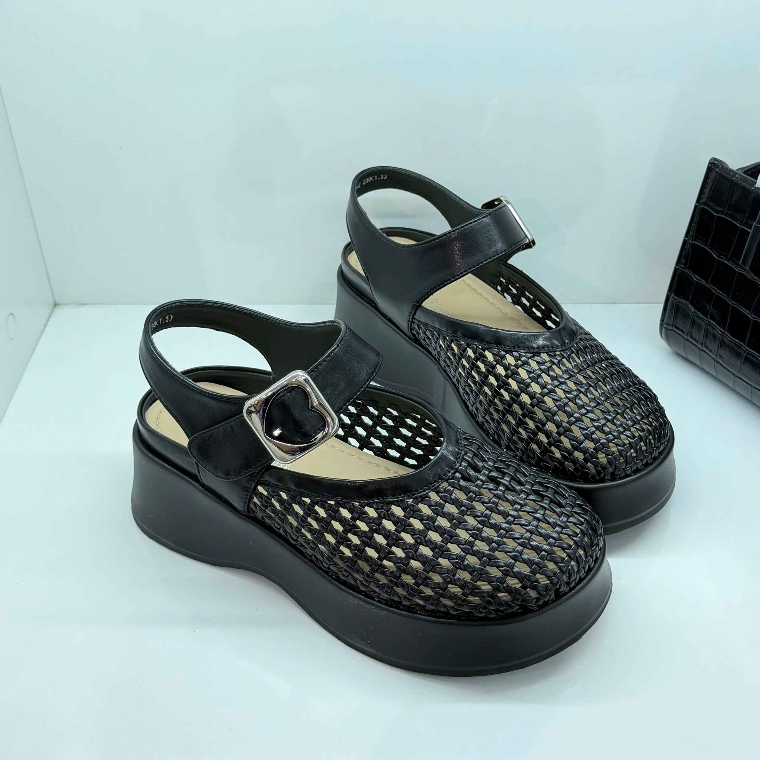Sandal nữ 588-2.DEN