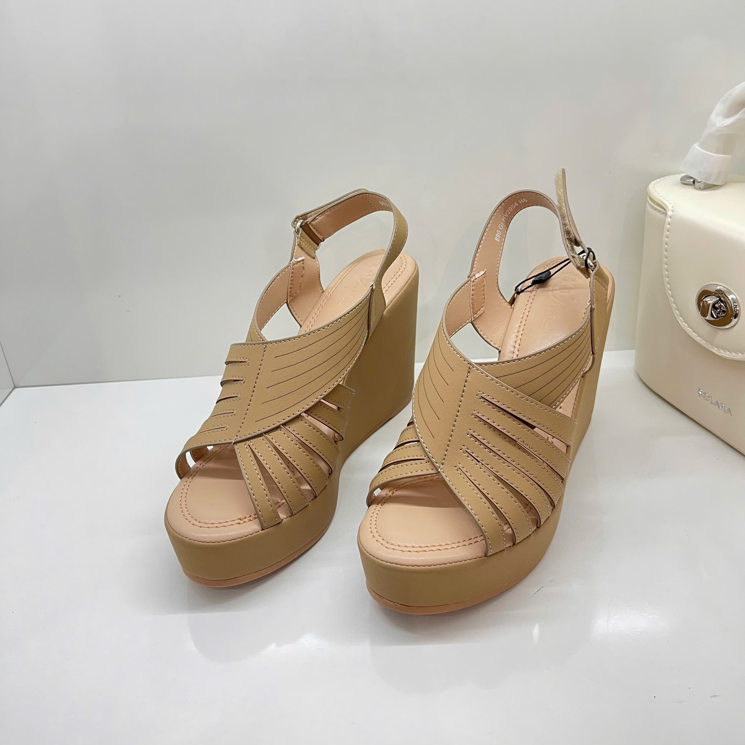 Sandal xuồng nữ BQ GIW0227.NAU