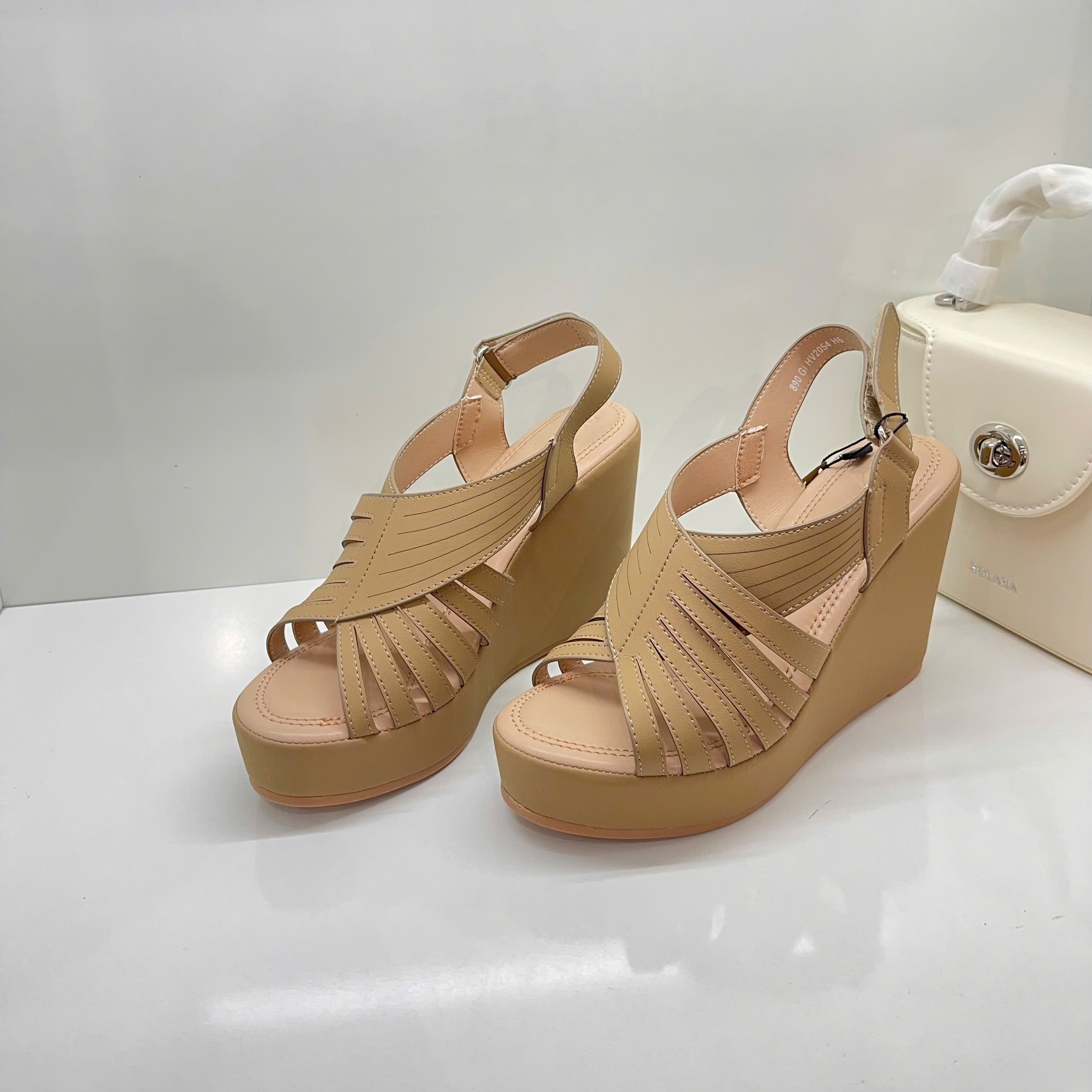 Sandal xuồng nữ BQ GIW0227.NAU
