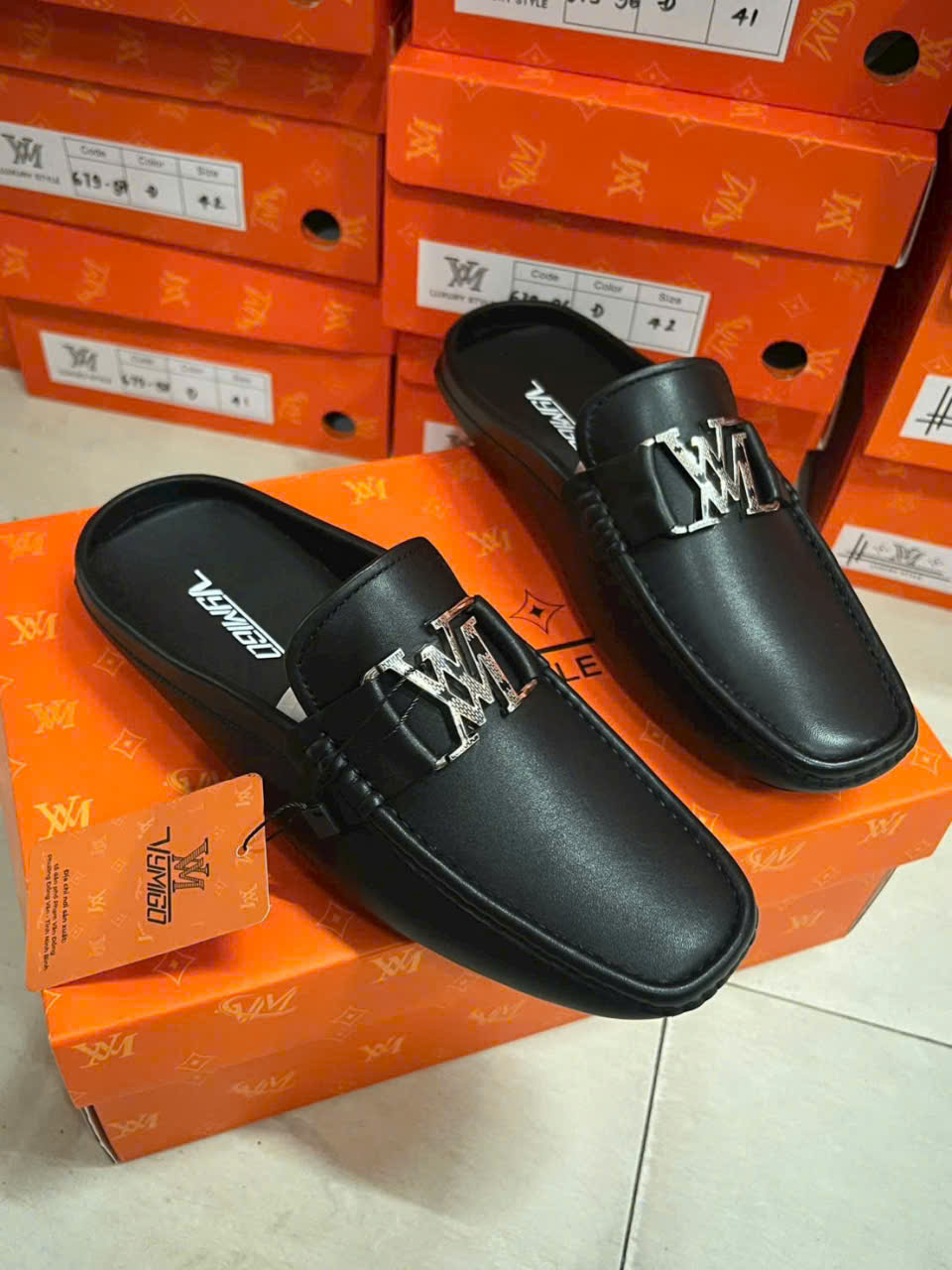 Sục nam 679-01.DEN