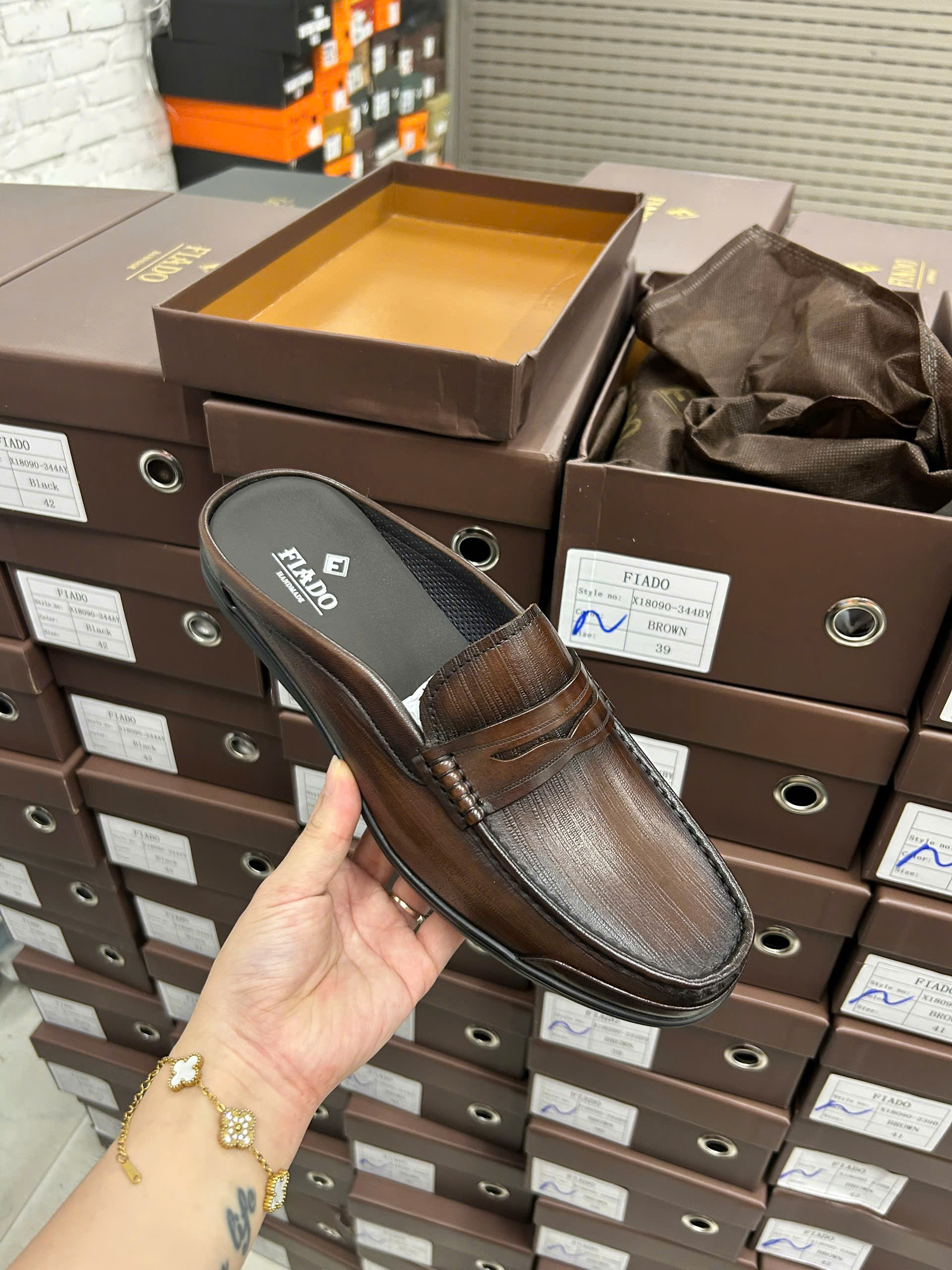 Sục nam FIADO X18090-344BY.NAU