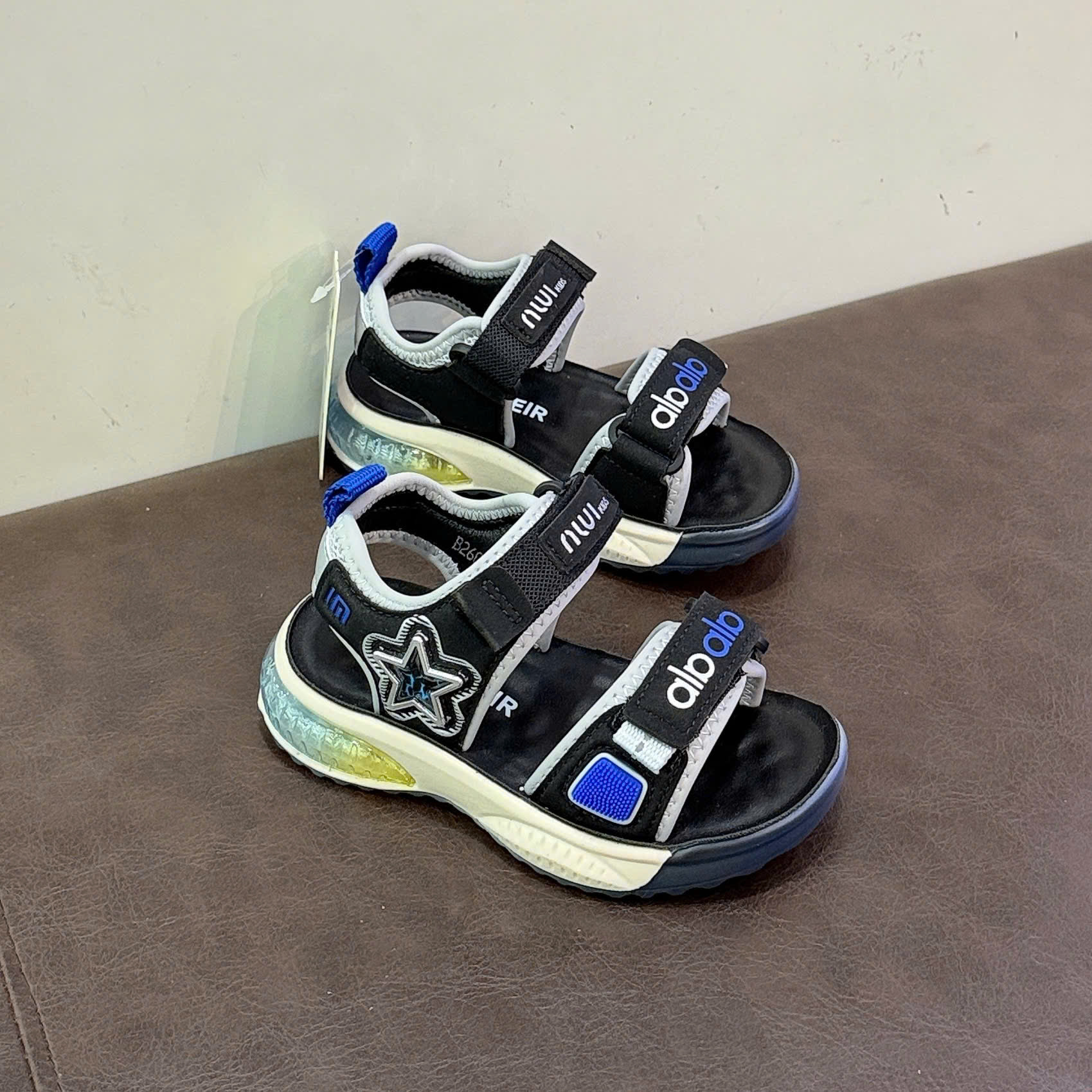Sandal bé trai 2601(26-37).DEN