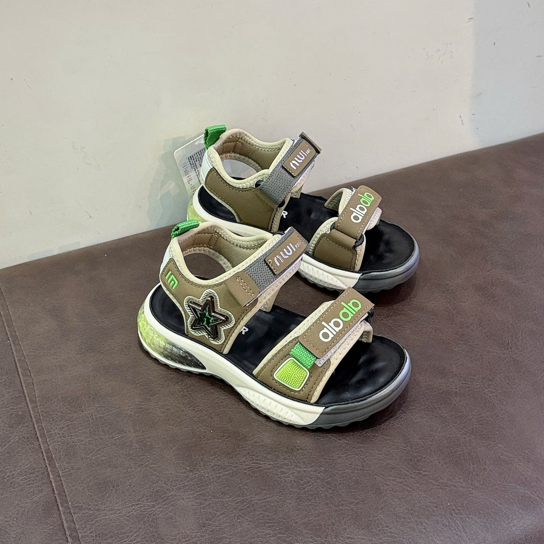 Sandal bé trai 2601(26-37).REU