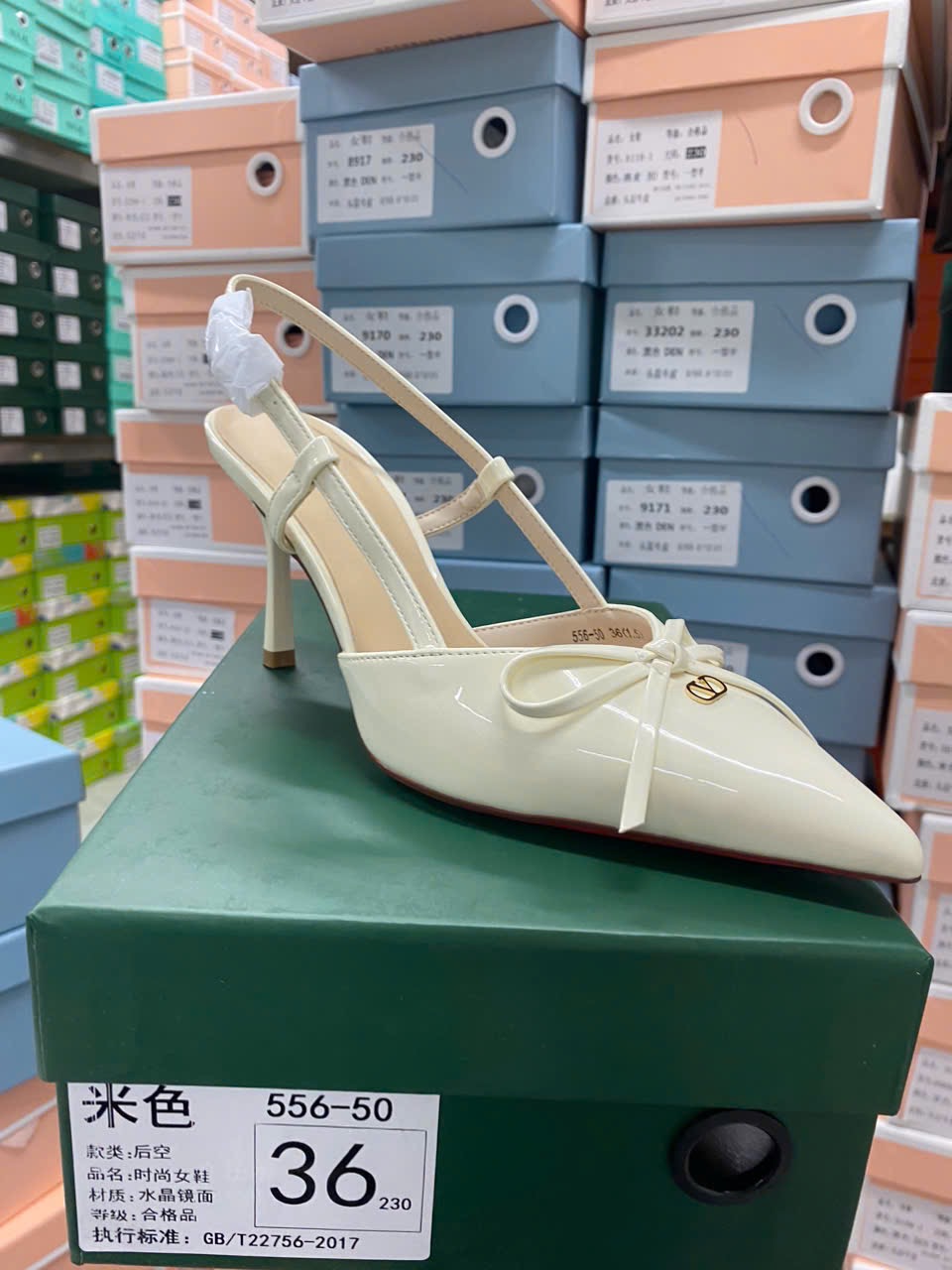 Sandal nữ 556-50.KEM