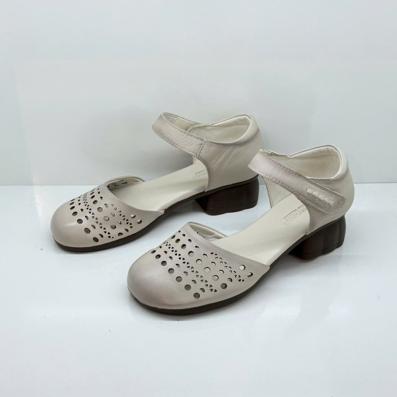 Sandal nữ 60116.KEM