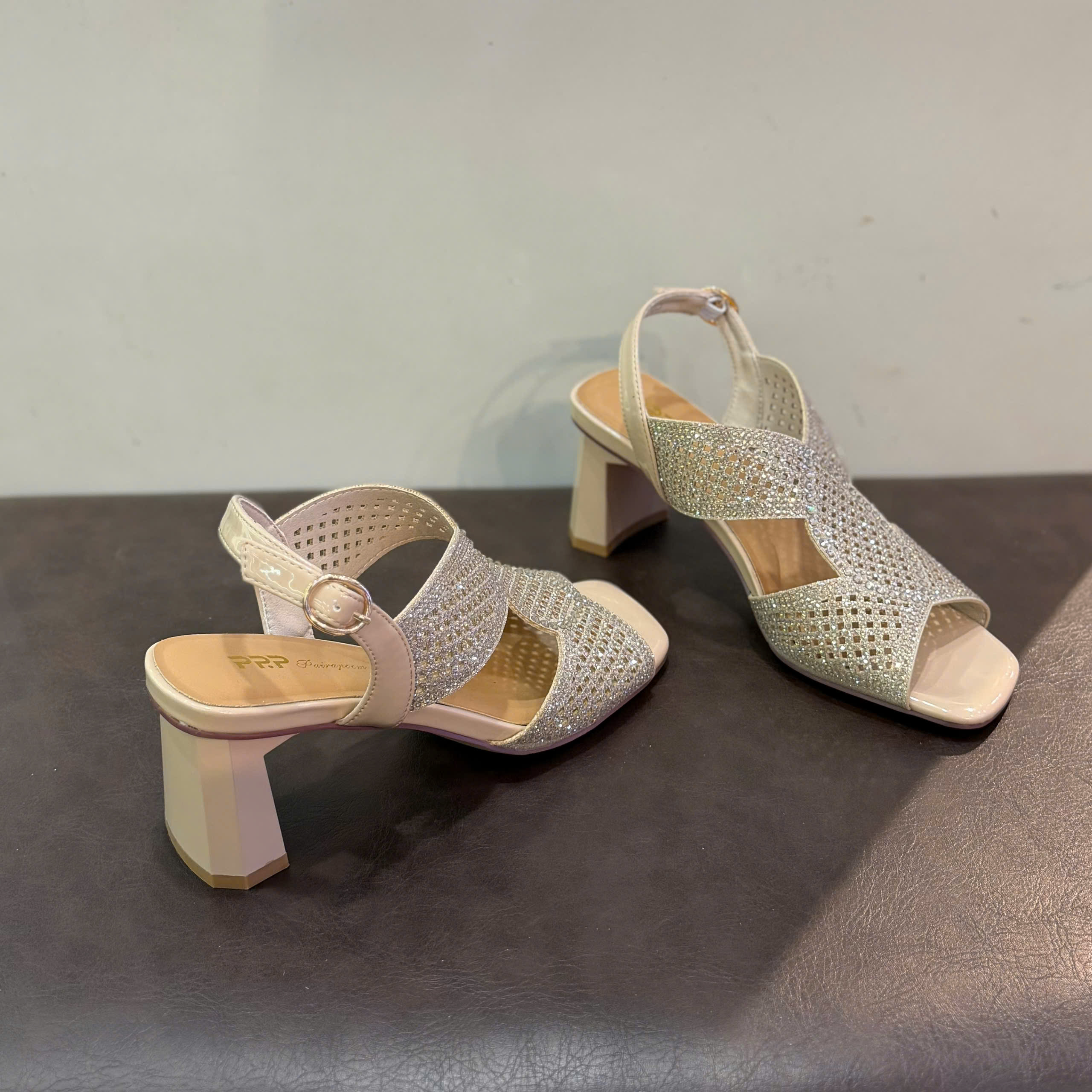 Sandal nữ 65830.KEM
