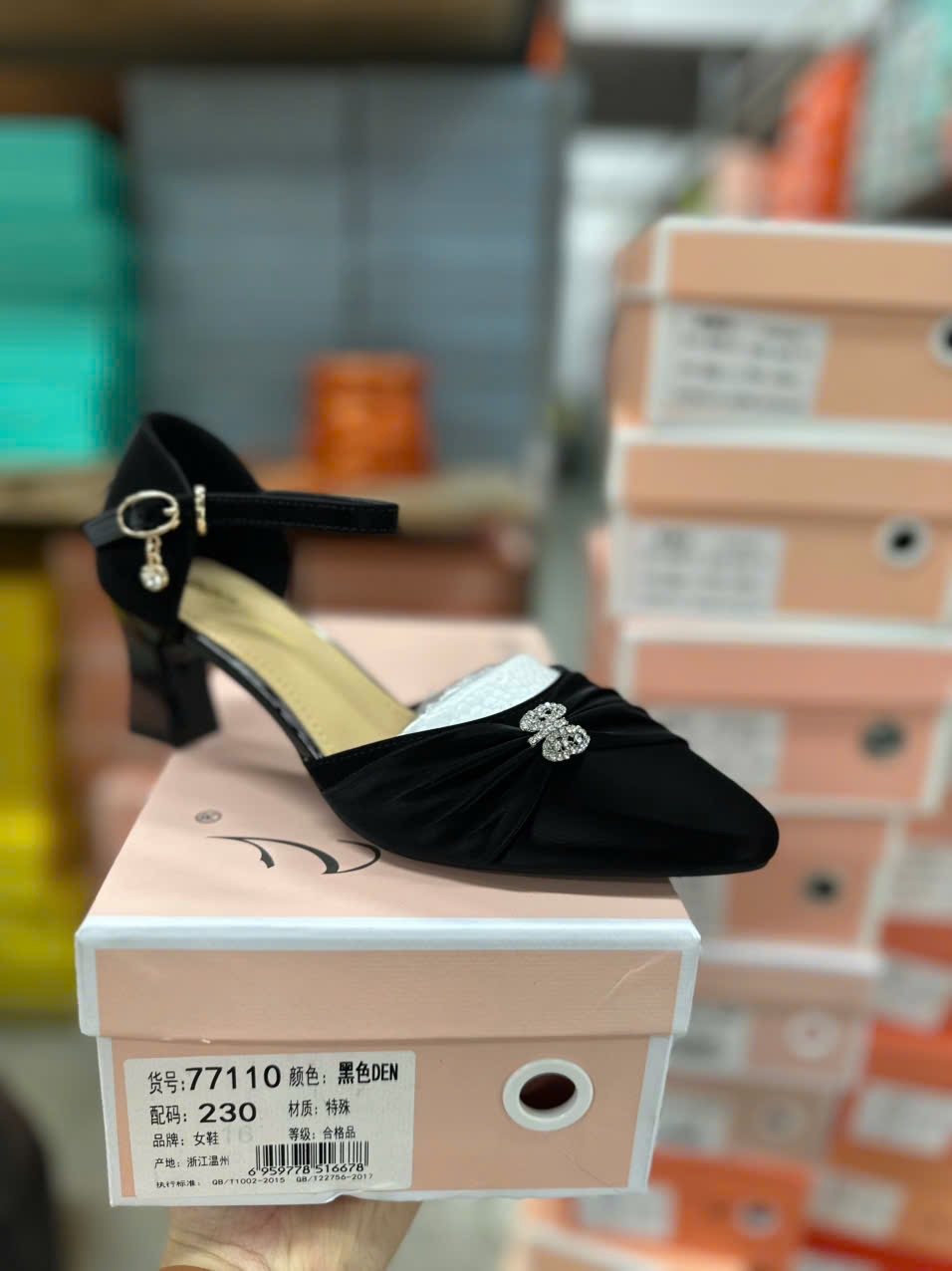 Sandal nữ 77110.DEN