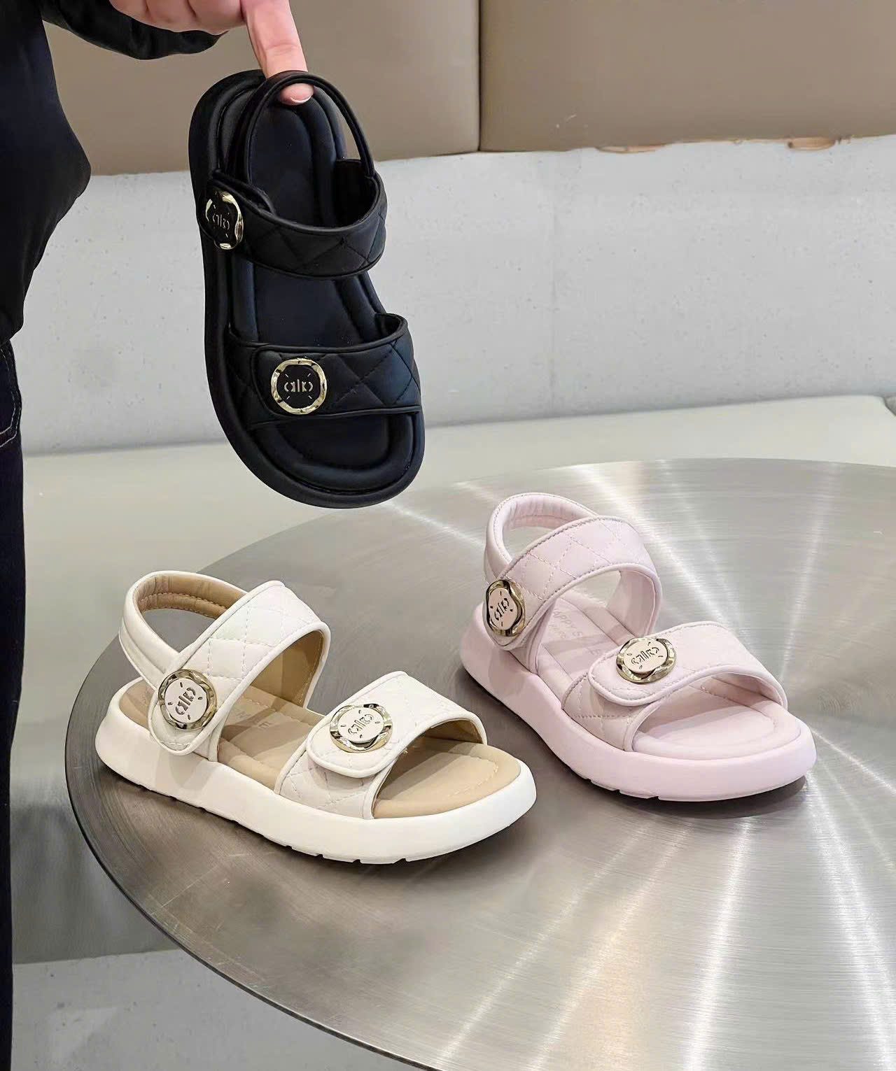 Sandal bé gái 801(27-37).DEN