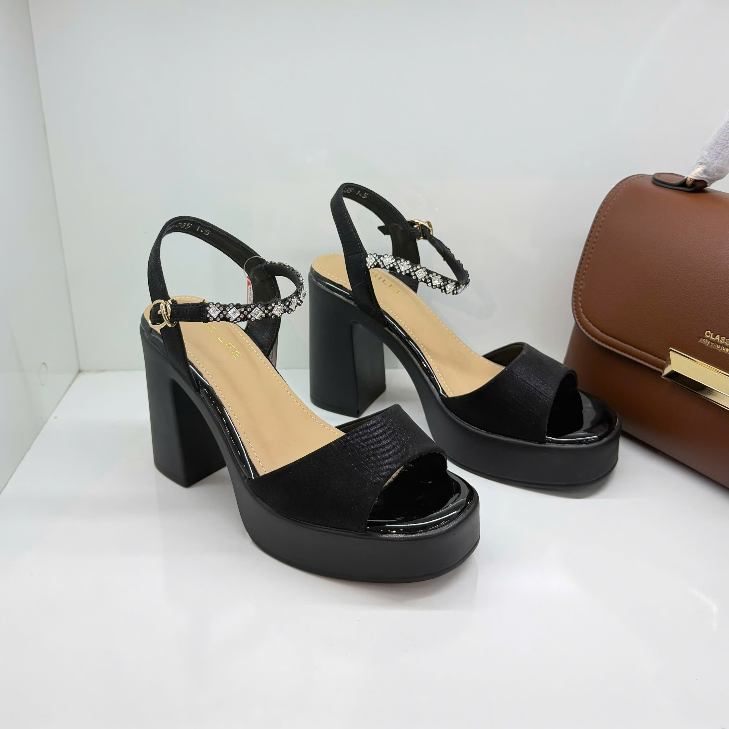 Sandal nữ 88871.DEN